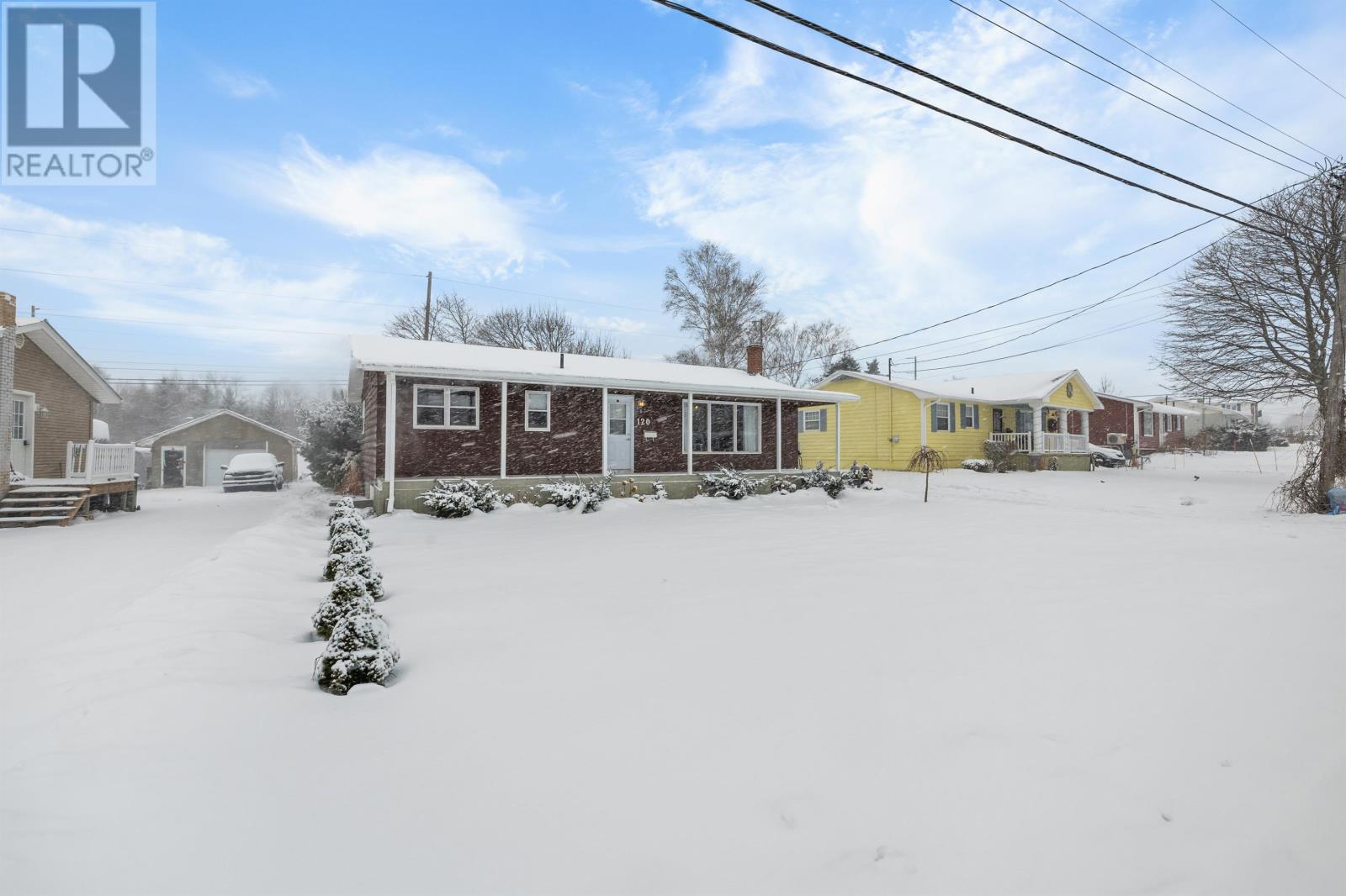 120 Southdale, Charlottetown, Prince Edward Island C1A 6Z7 - Photo 4 - 202529333