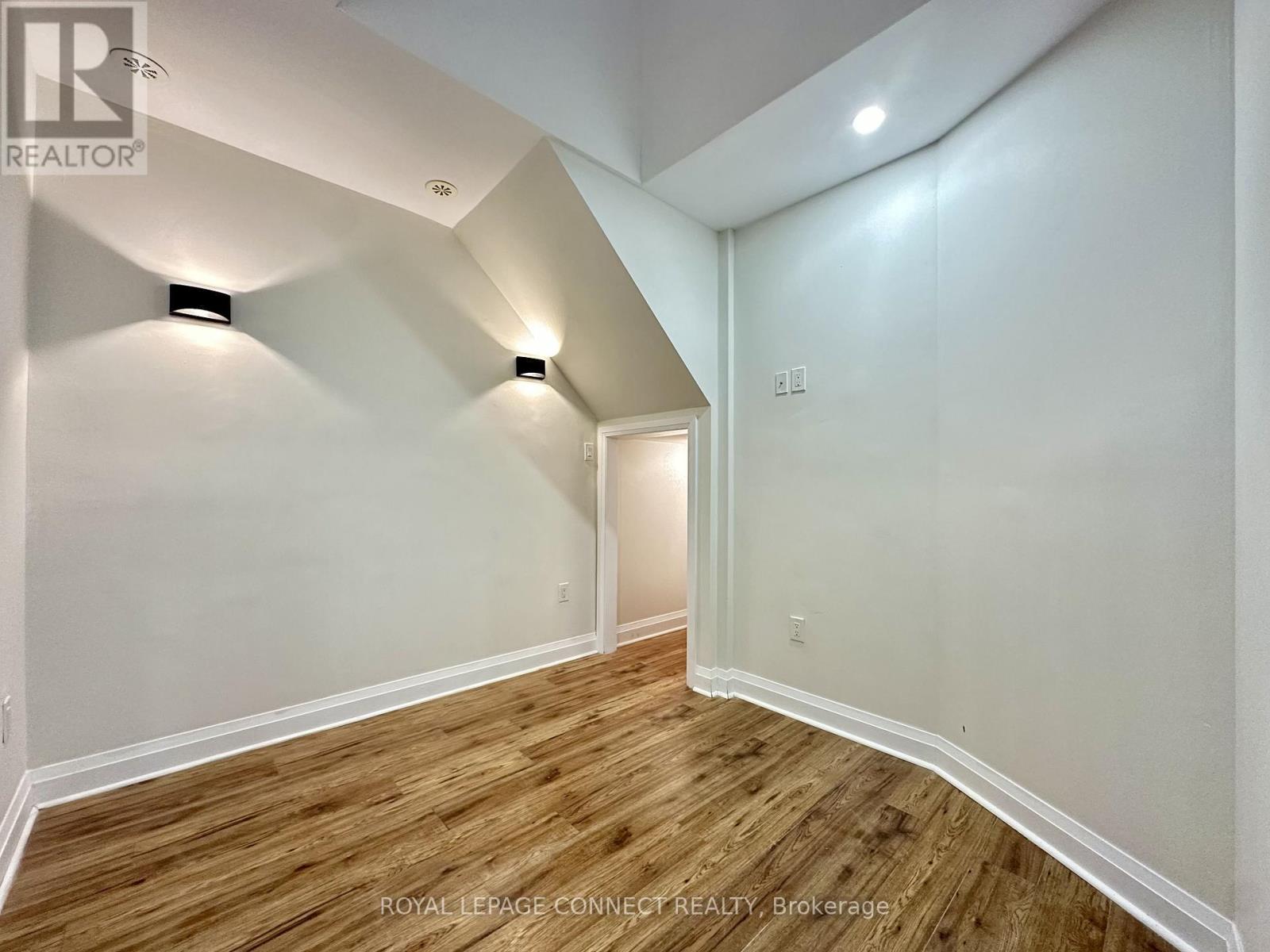 596 Eastern Avenue, Toronto, Ontario  M4M 0B9 - Photo 10 - E12626842