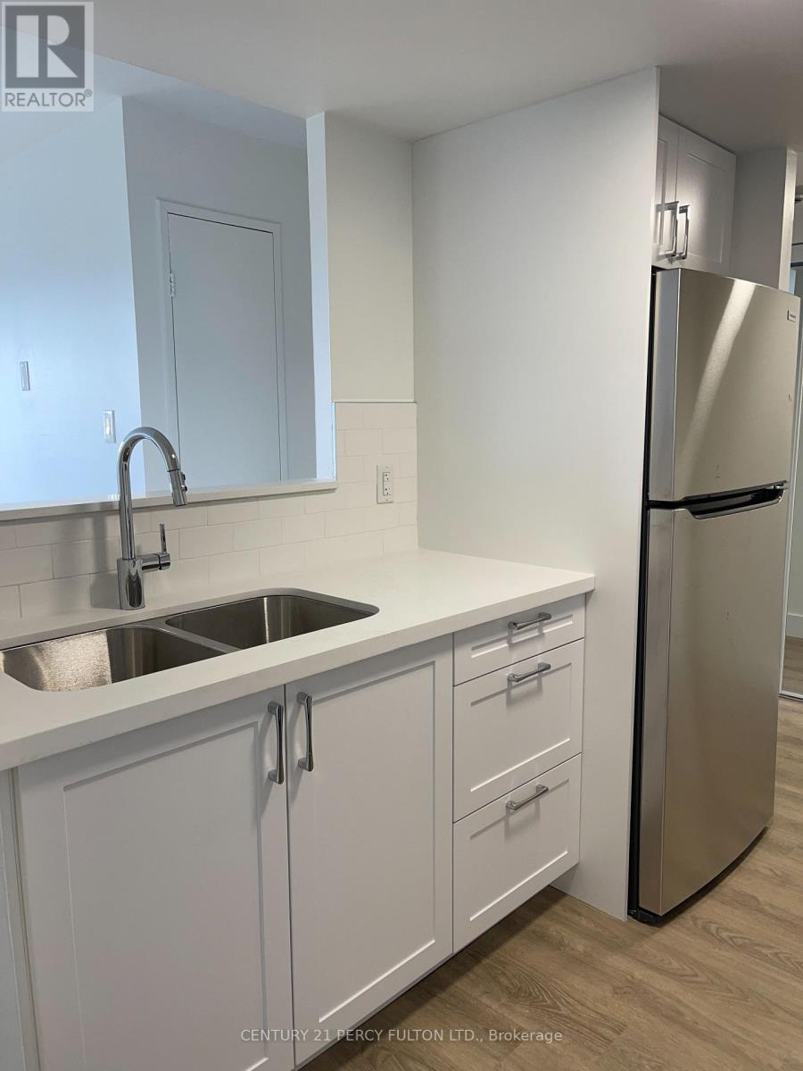 201 - 19 Regency Crescent, Whitby, Ontario  L1N 8M6 - Photo 2 - E12626948