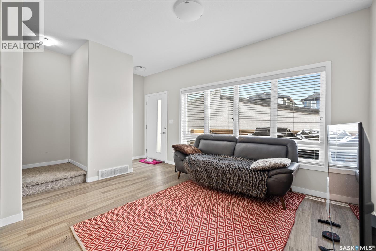 3931 James Hill Road, Regina, Saskatchewan  S4W 0N8 - Photo 9 - SK025458