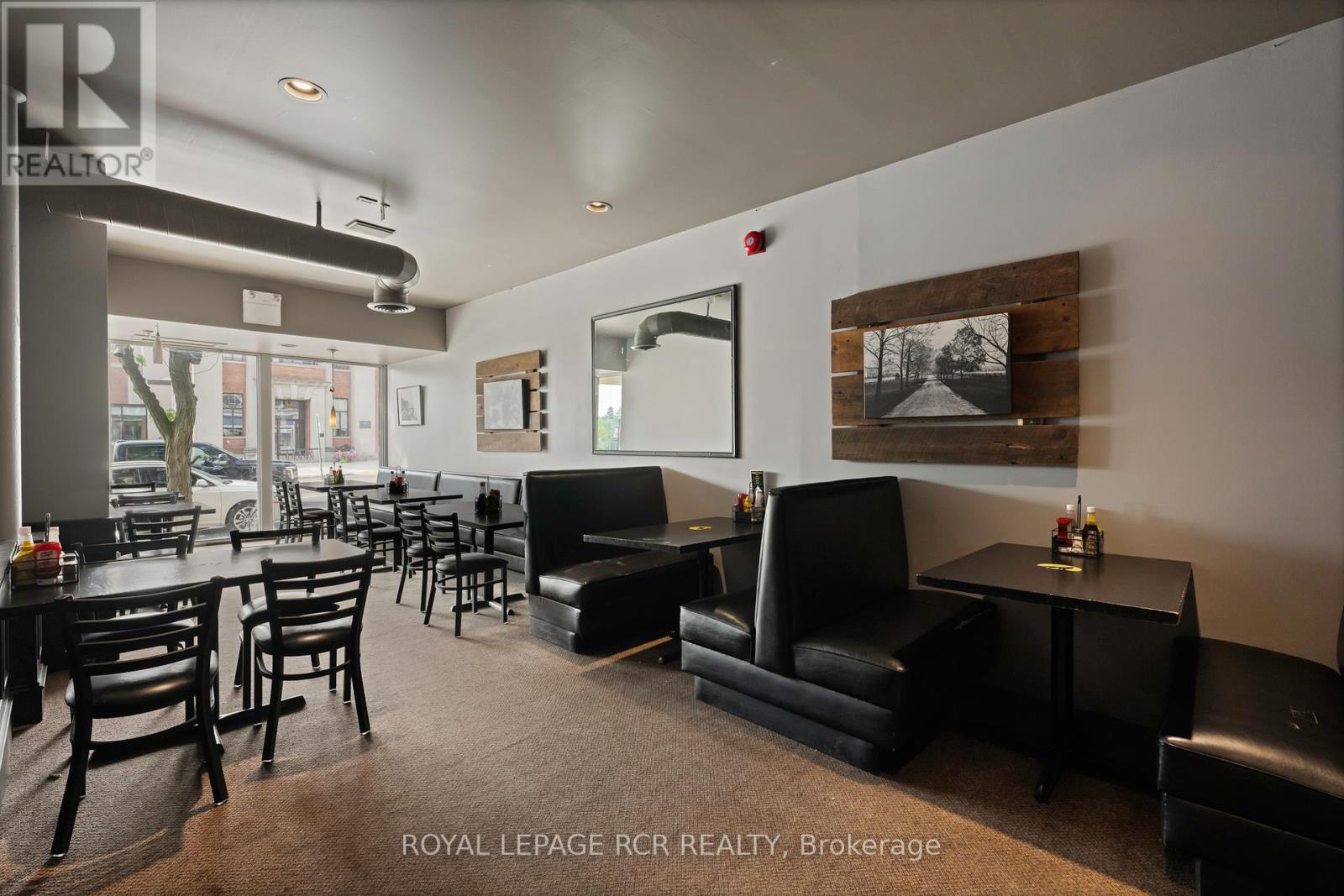 137-139 Broadway, Orangeville, Ontario  L9W 1K2 - Photo 8 - W12380650