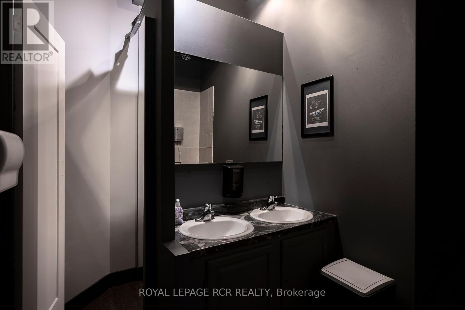 137-139 Broadway, Orangeville, Ontario  L9W 1K2 - Photo 18 - W12380650