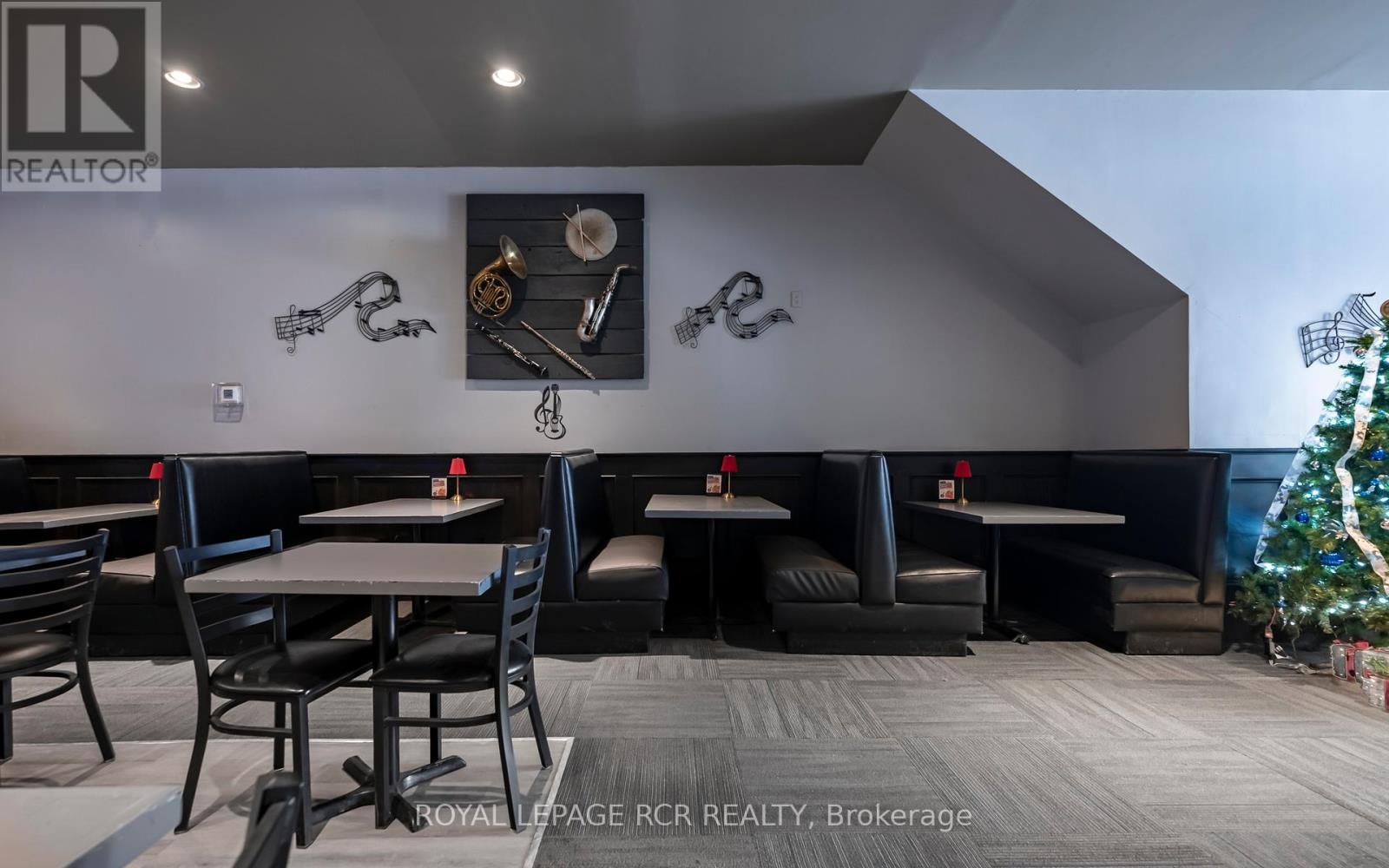 137-139 Broadway, Orangeville, Ontario  L9W 1K2 - Photo 6 - W12380650