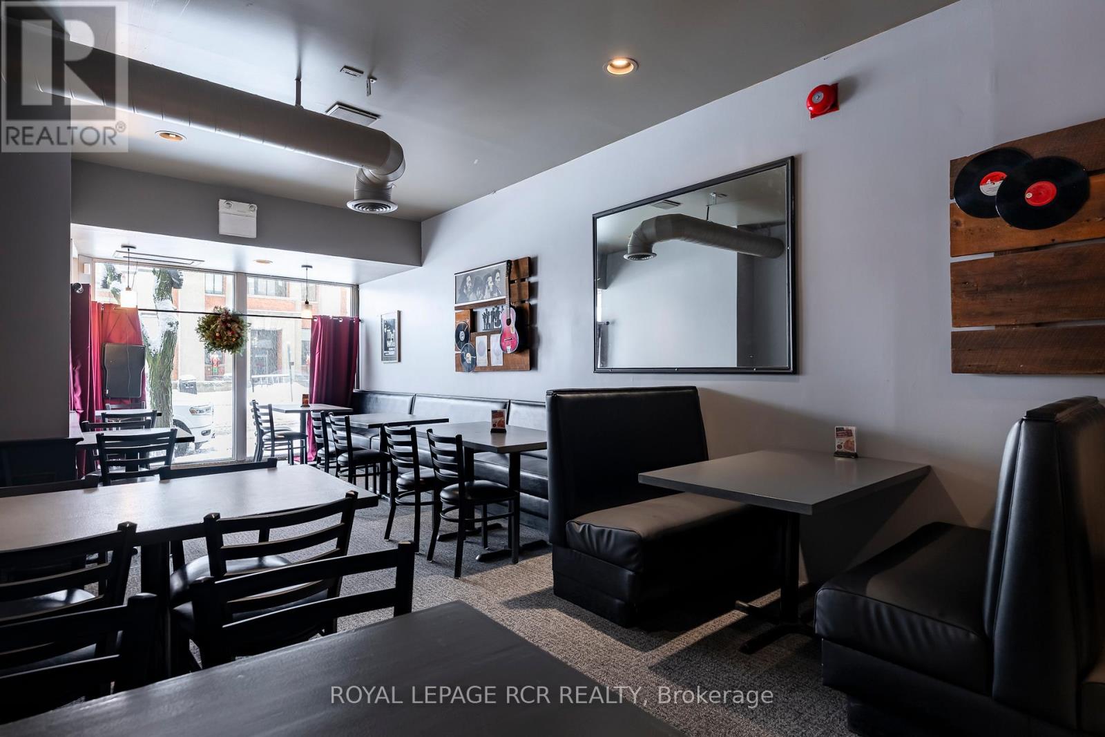 137-139 Broadway, Orangeville, Ontario  L9W 1K2 - Photo 7 - W12380650