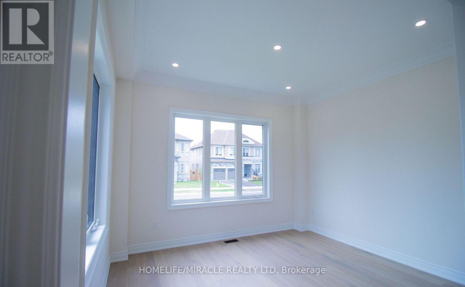 126 Petal Avenue, East Gwillimbury, Ontario  L9N 0Y4 - Photo 10 - N12626808