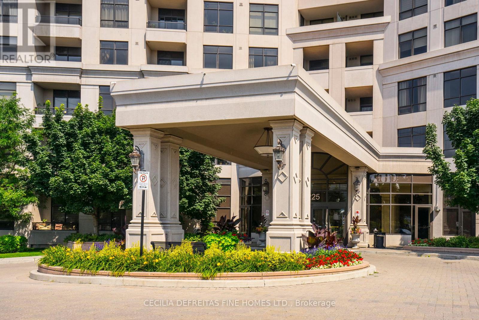 1616 - 9225 Jane Street, Vaughan, Ontario  L6A 0J7 - Photo 3 - N12626870