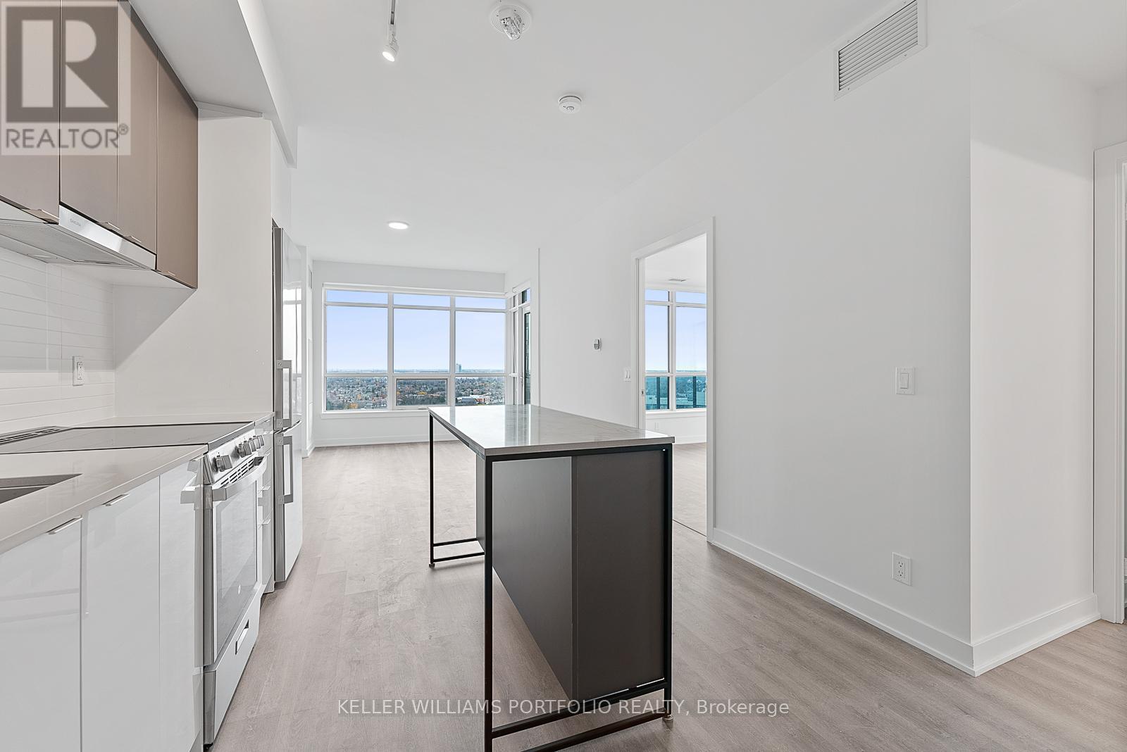 A-1910 - 30 Upper Mall Way, Vaughan, Ontario  L4J 0L7 - Photo 4 - N12626876