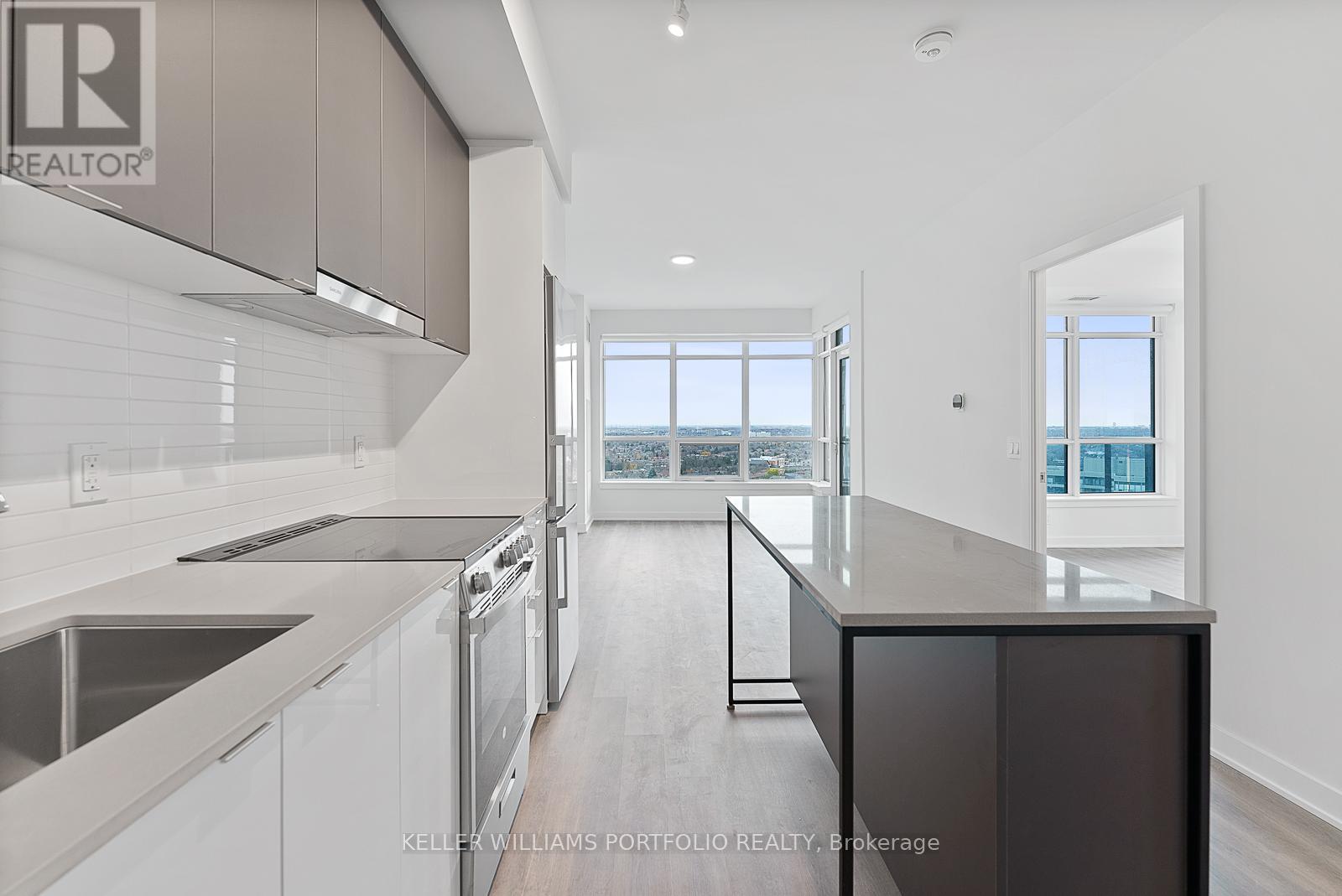 A-1910 - 30 Upper Mall Way, Vaughan, Ontario  L4J 0L7 - Photo 5 - N12626876