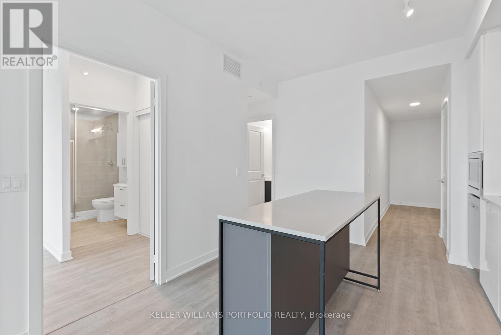 A-1910 - 30 Upper Mall Way, Vaughan, Ontario  L4J 0L7 - Photo 8 - N12626876