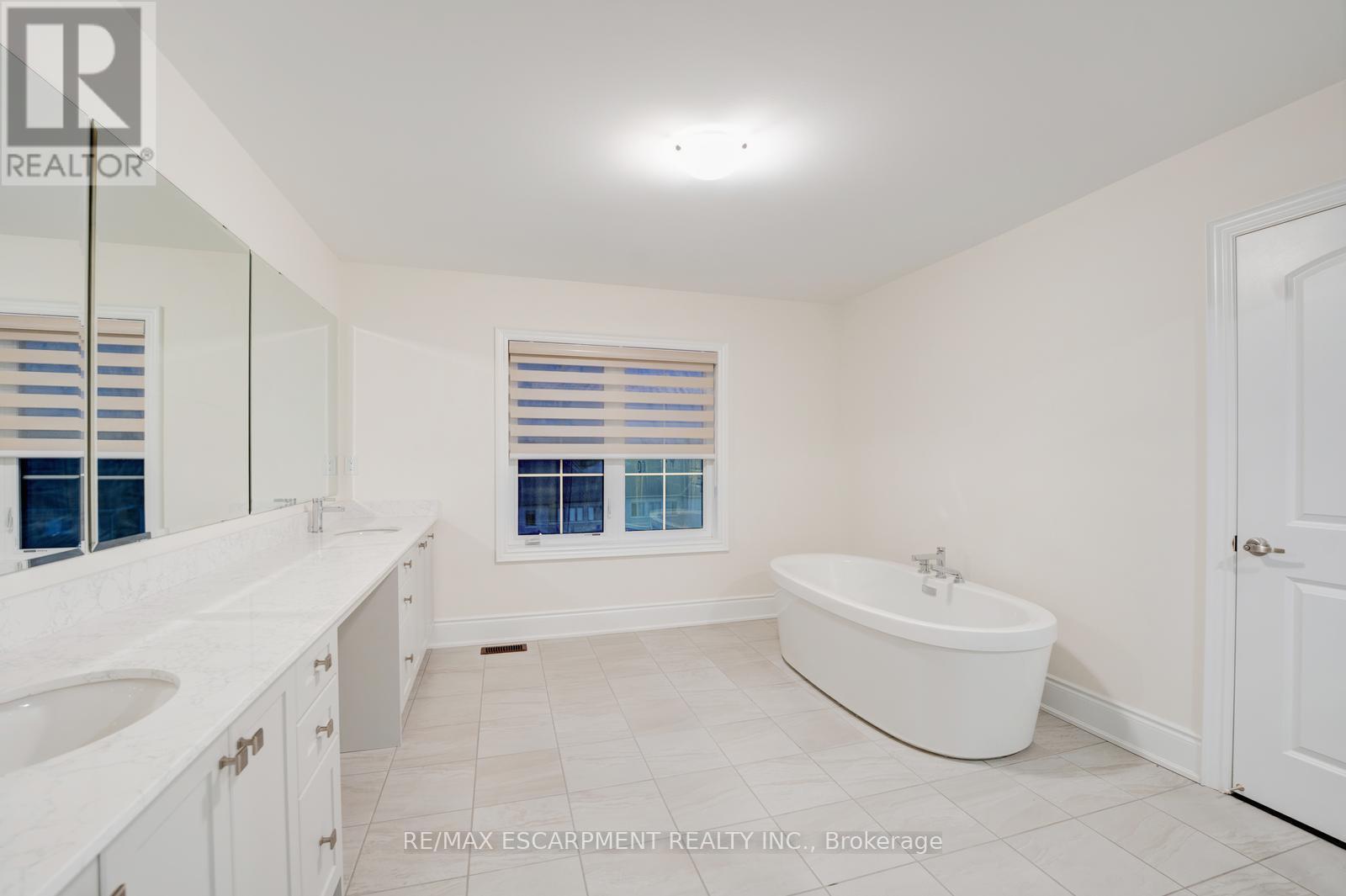 197 Thompson Drive, East Gwillimbury, Ontario  L9N 0V5 - Photo 22 - N12626952