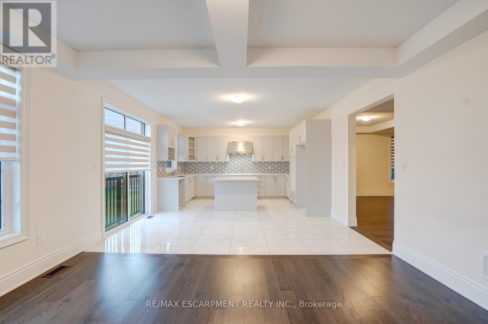 197 Thompson Drive, East Gwillimbury, Ontario  L9N 0V5 - Photo 7 - N12626952