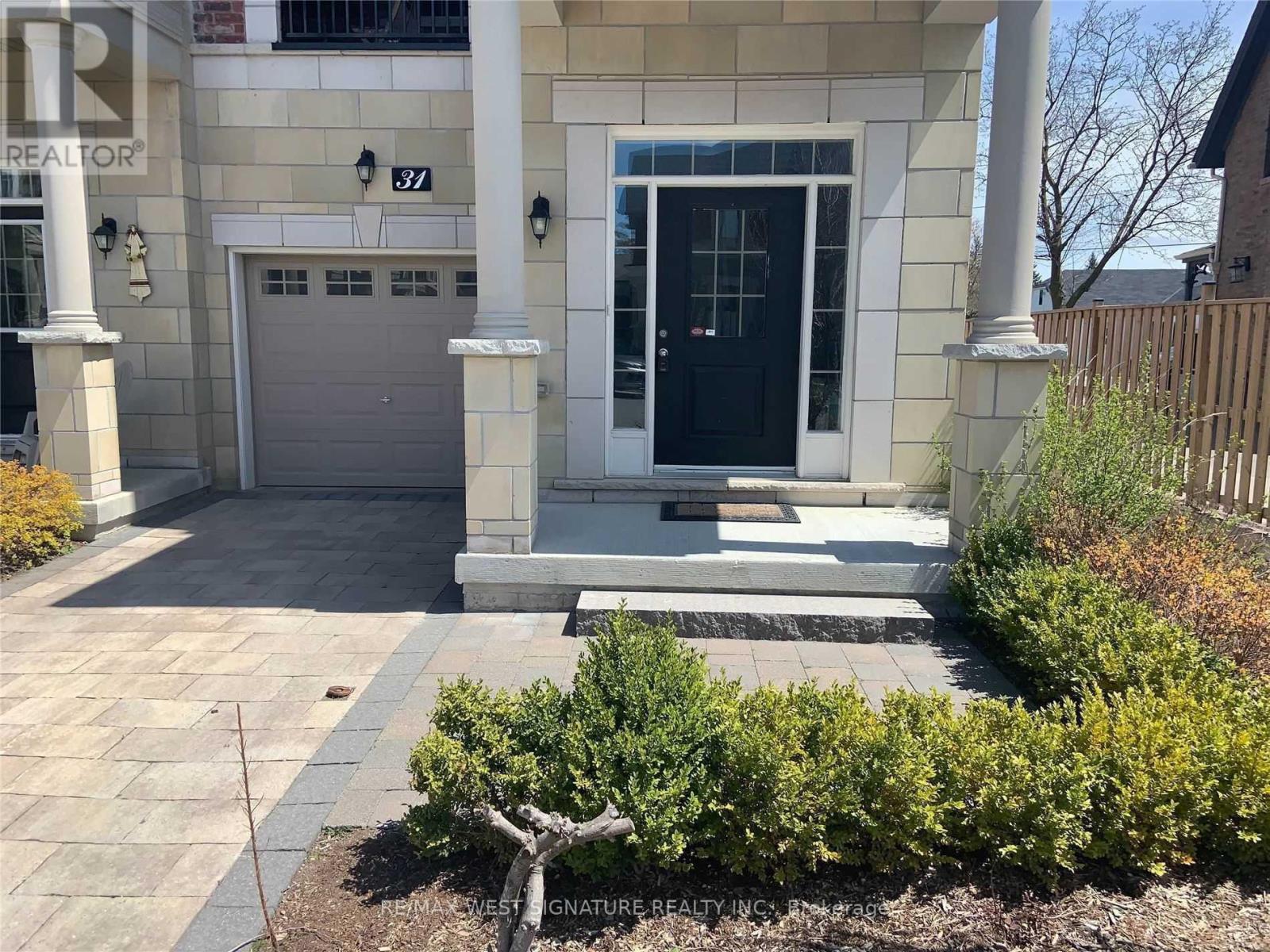 31 Caliber Court, King (Nobleton), Ontario  L0G 1N0 - Photo 2 - N12626954