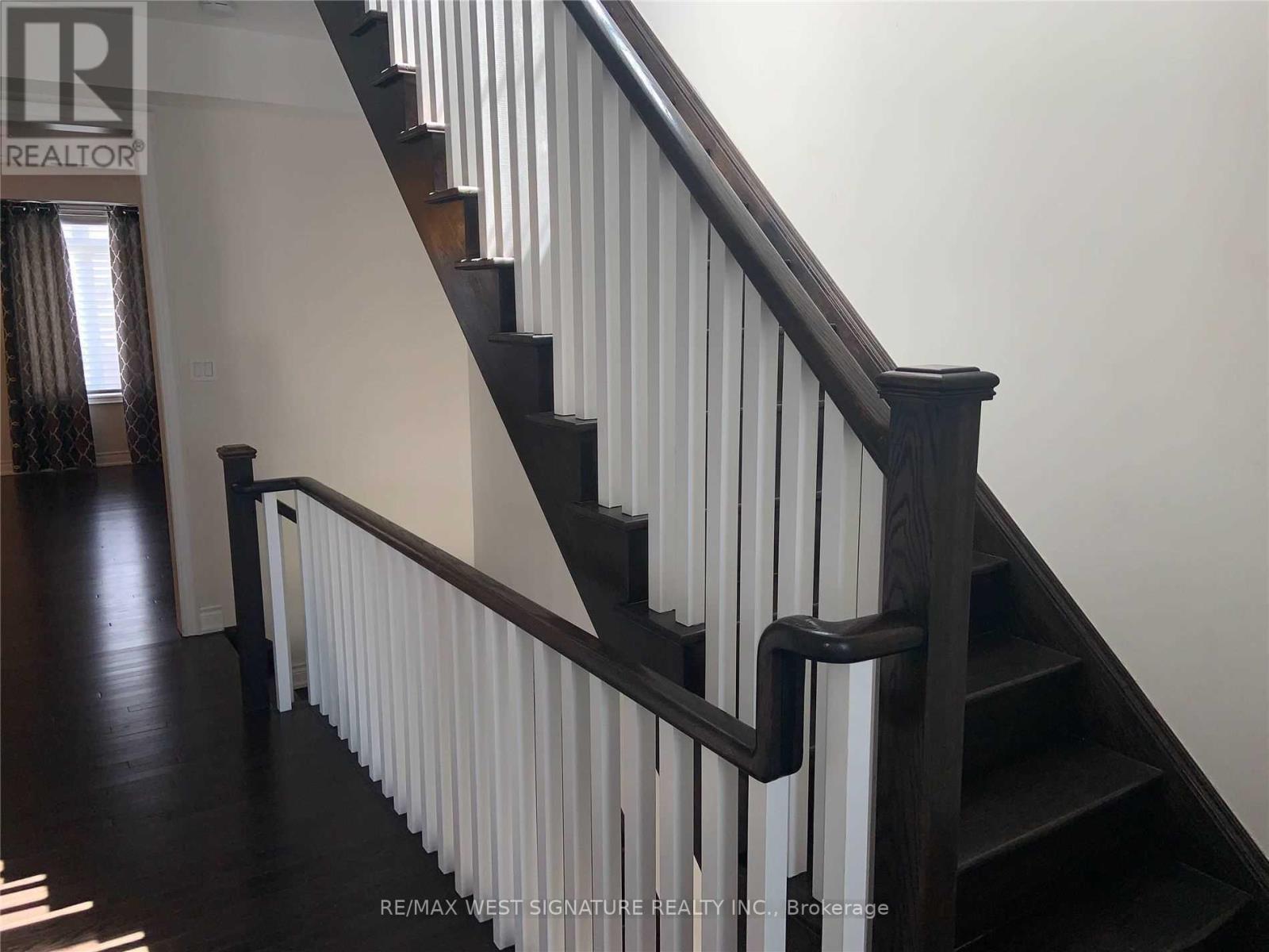 31 Caliber Court, King (Nobleton), Ontario  L0G 1N0 - Photo 3 - N12626954