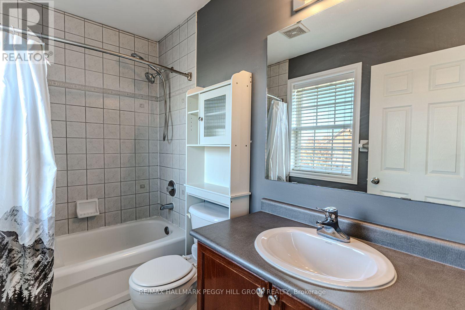 29 Brookwood Drive, Barrie, Ontario  L4N 0Z1 - Photo 7 - S12626930