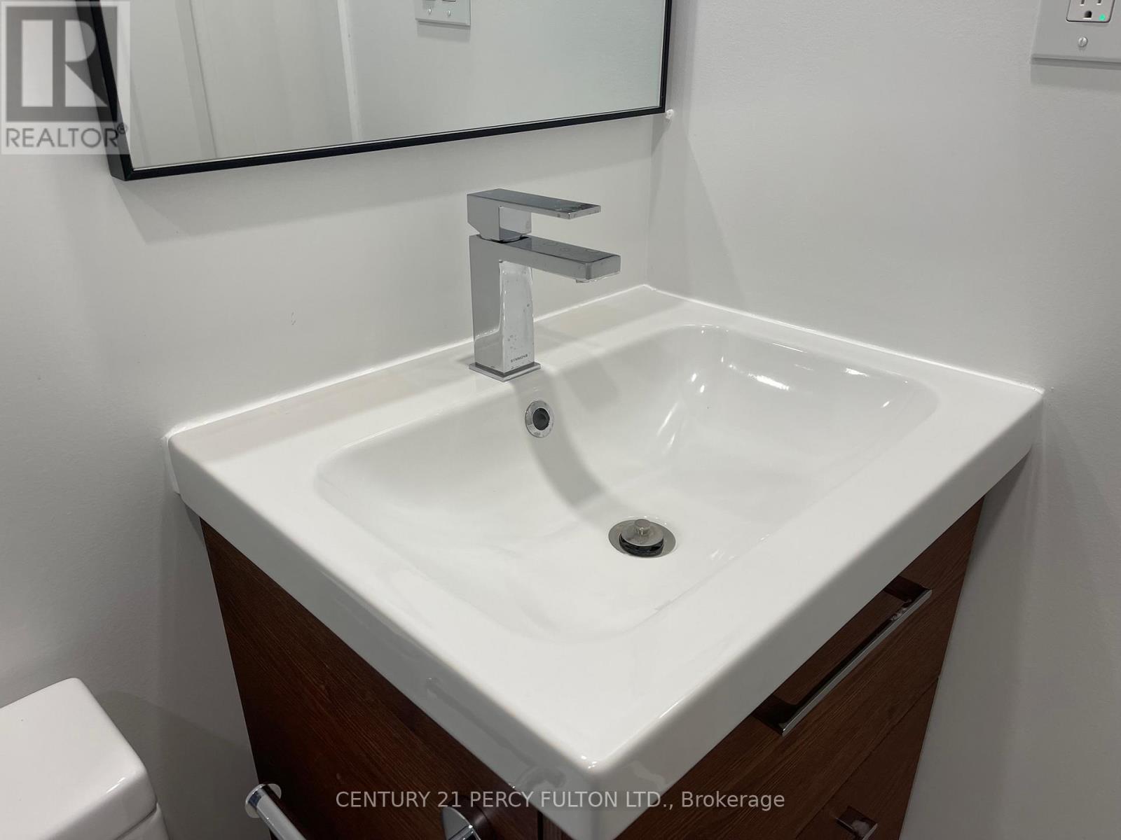 3 - 320 Roncesvalles Avenue, Toronto, Ontario  M6R 2M7 - Photo 4 - W12626782