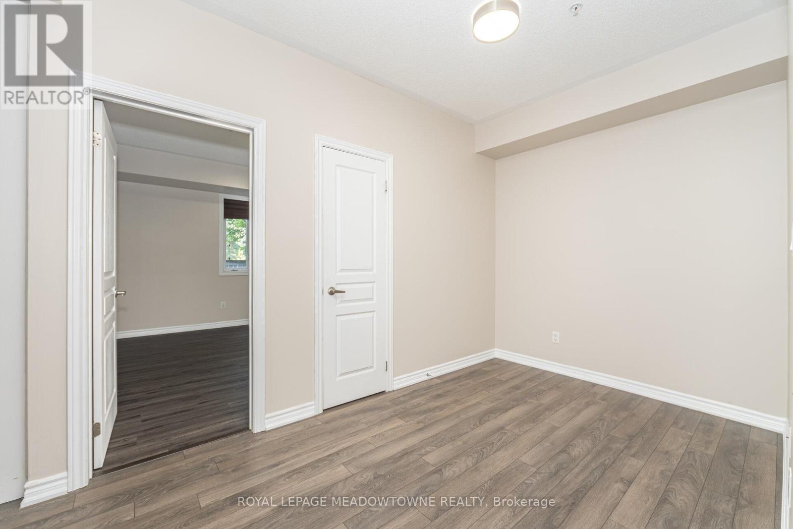 137 - 570 Lolita Gardens, Mississauga, Ontario  L5A 0A1 - Photo 7 - W12626784