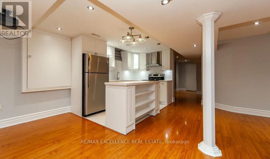 3262 Crimson King Circle, Mississauga, Ontario  L5N 8M8 - Photo 4 - W12626792