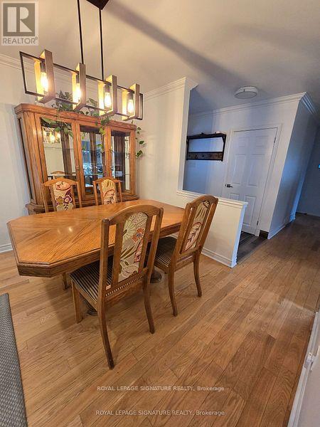 1228 Canvey Crescent, Mississauga (Clarkson), Ontario  L5J 1S1 - Photo 4 - W12626802