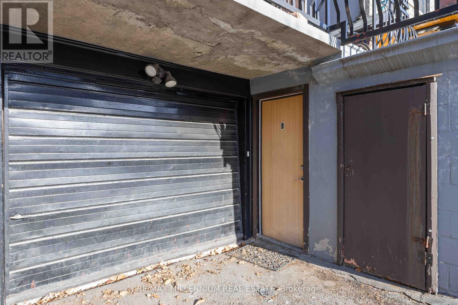 17 Greenlaw Avenue, Toronto, Ontario  M6H 3V6 - Photo 2 - W12626854