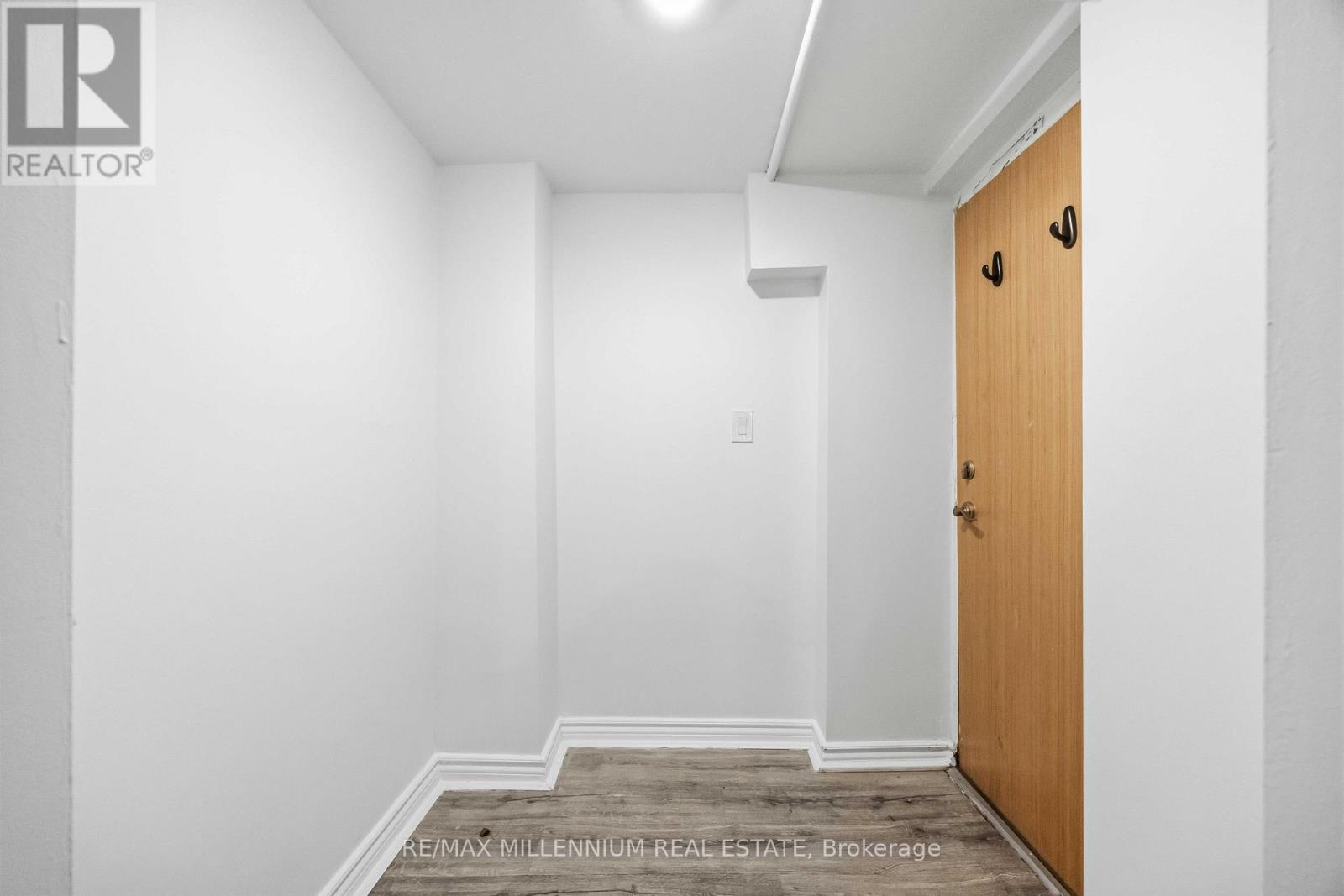 17 Greenlaw Avenue, Toronto, Ontario  M6H 3V6 - Photo 21 - W12626854