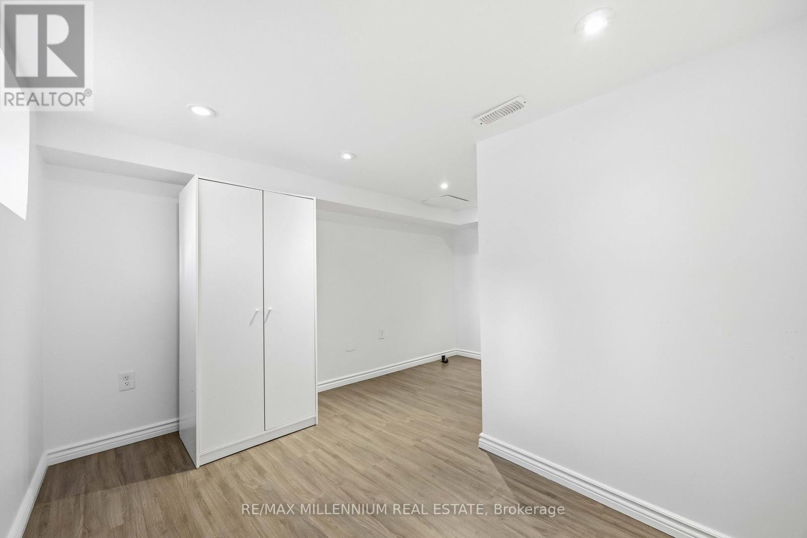 17 Greenlaw Avenue, Toronto, Ontario  M6H 3V6 - Photo 25 - W12626854