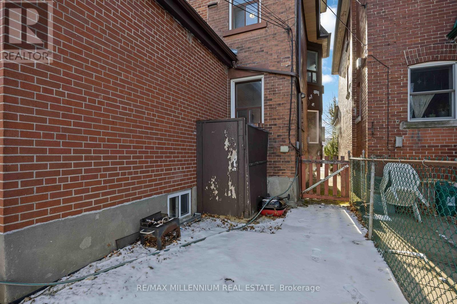 17 Greenlaw Avenue, Toronto, Ontario  M6H 3V6 - Photo 30 - W12626854