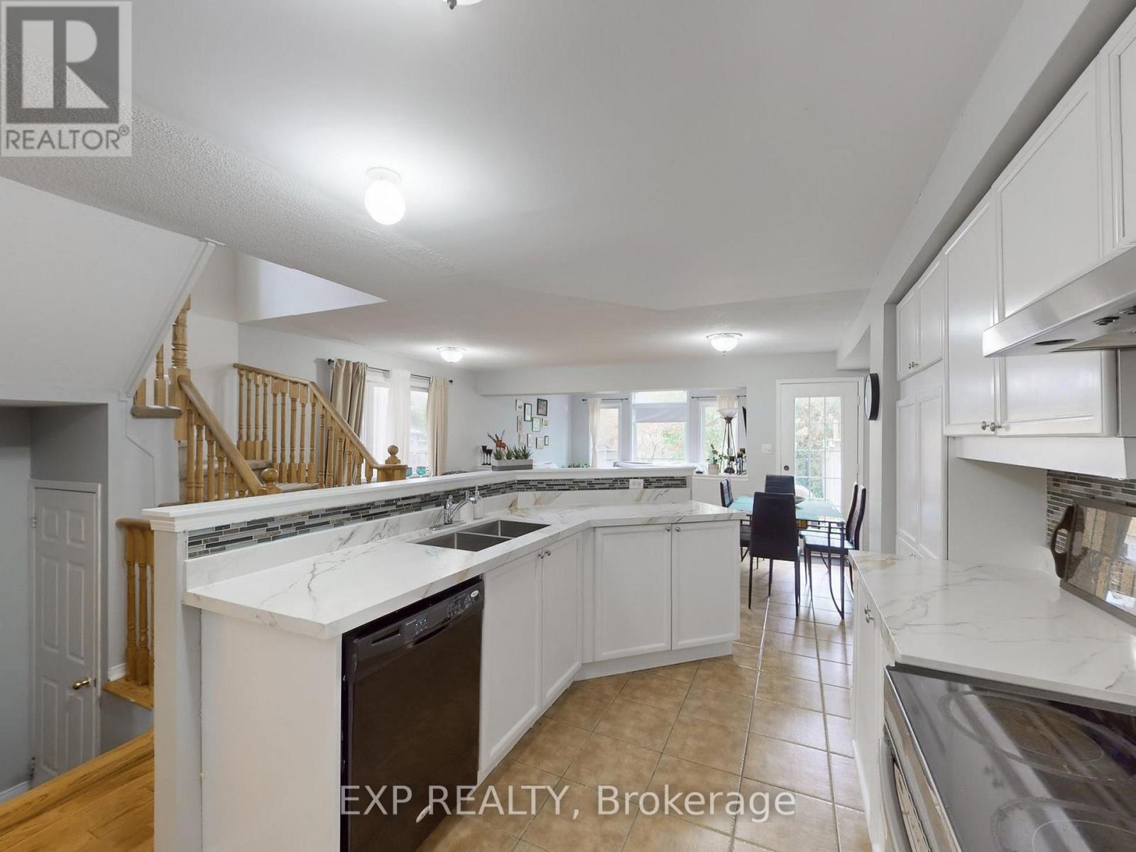 3896 Lacman Trail, Mississauga (Churchill Meadows), Ontario  L5M 6N8 - Photo 16 - W12626866