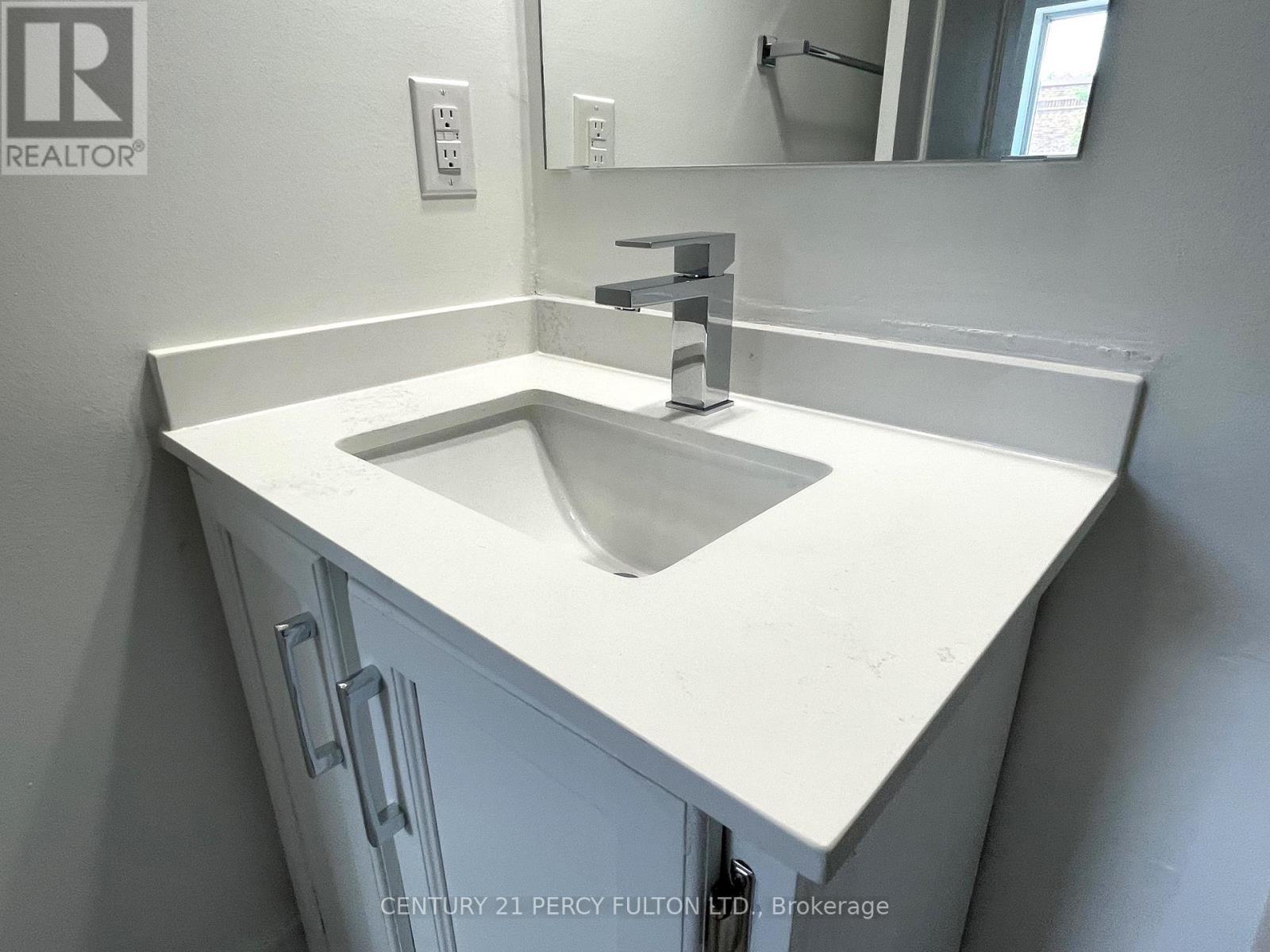 2 - 2373 Bloor Street W, Toronto, Ontario  M6S 1P6 - Photo 4 - W12626896