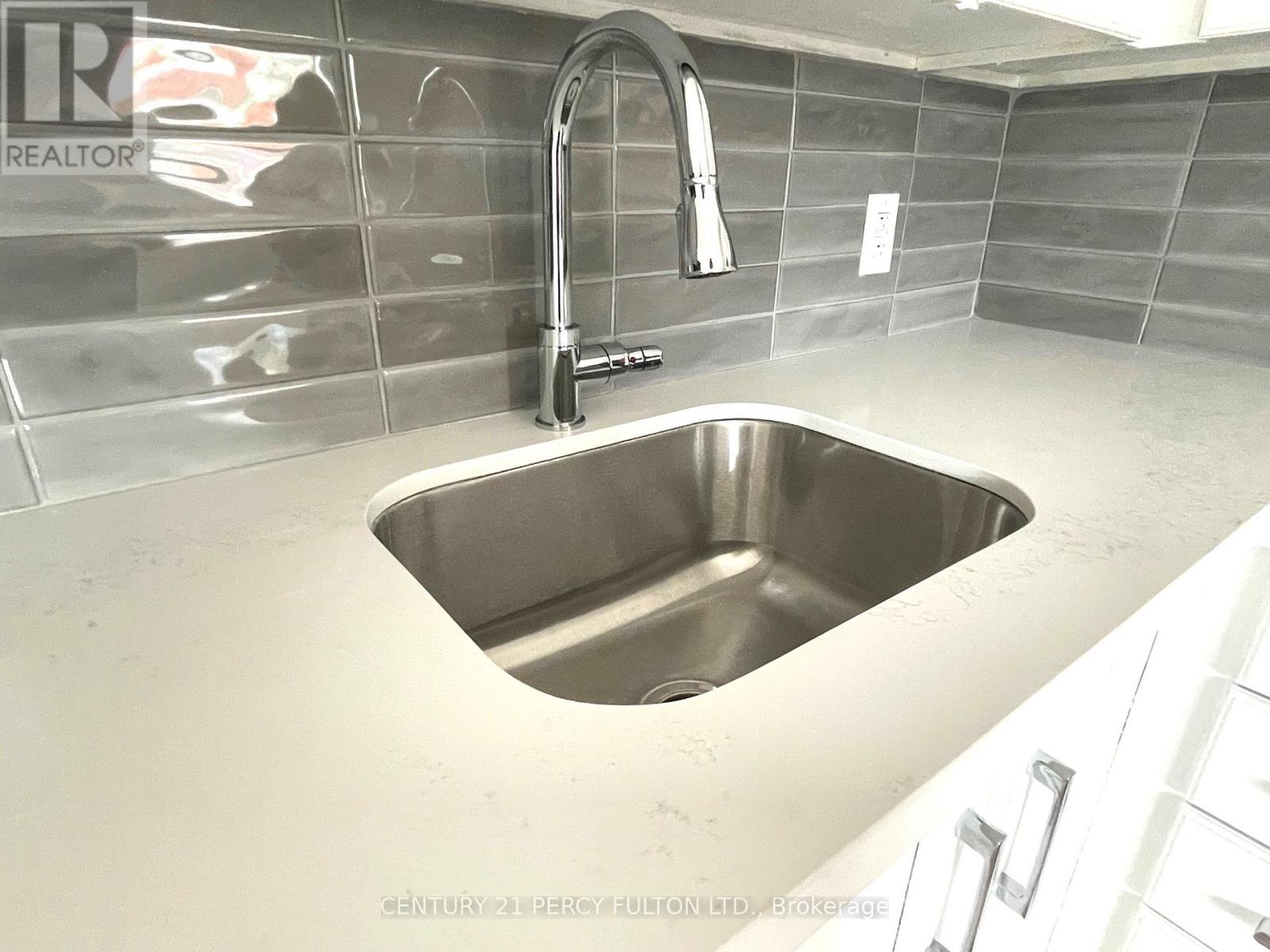 2 - 2373 Bloor Street W, Toronto, Ontario  M6S 1P6 - Photo 7 - W12626896