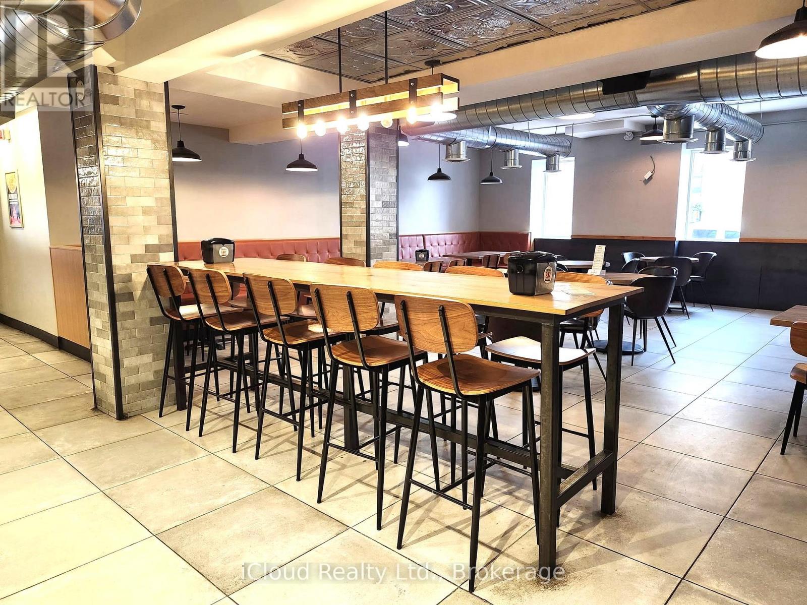 162 Lakeshore Road E, Oakville, Ontario  L6J 1H6 - Photo 10 - W12626898