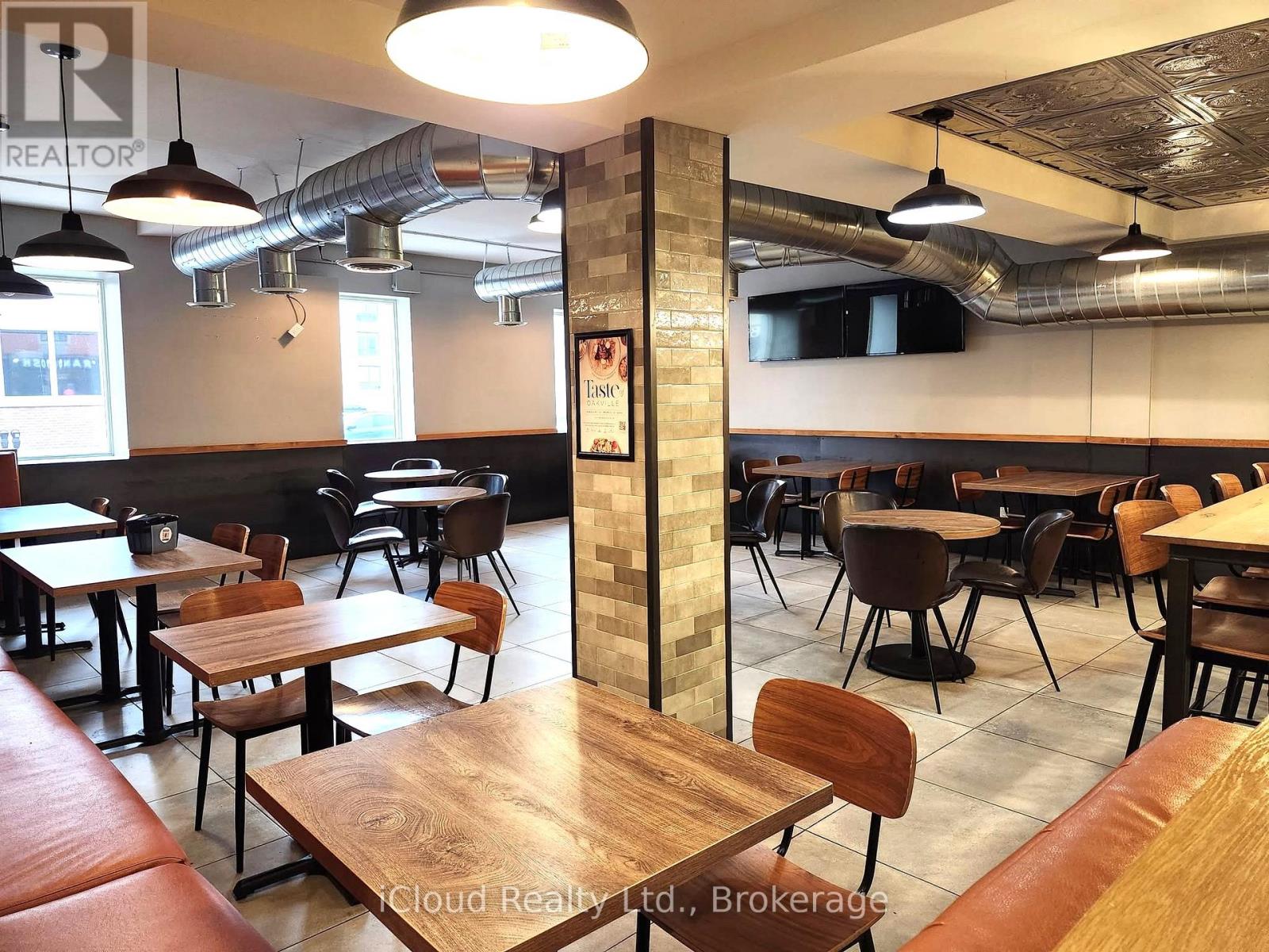 162 Lakeshore Road E, Oakville, Ontario  L6J 1H6 - Photo 13 - W12626898