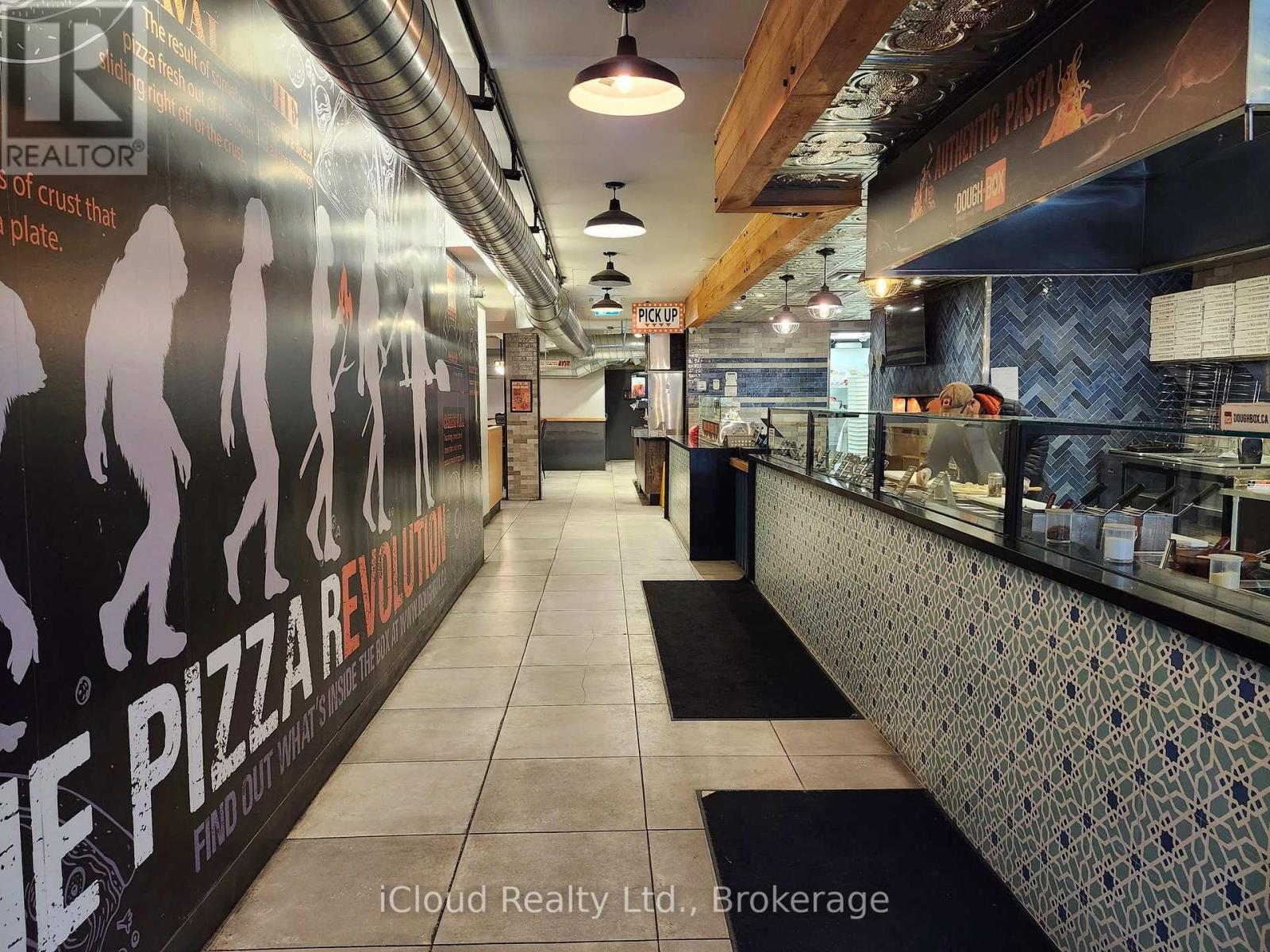 162 Lakeshore Road E, Oakville, Ontario  L6J 1H6 - Photo 3 - W12626898