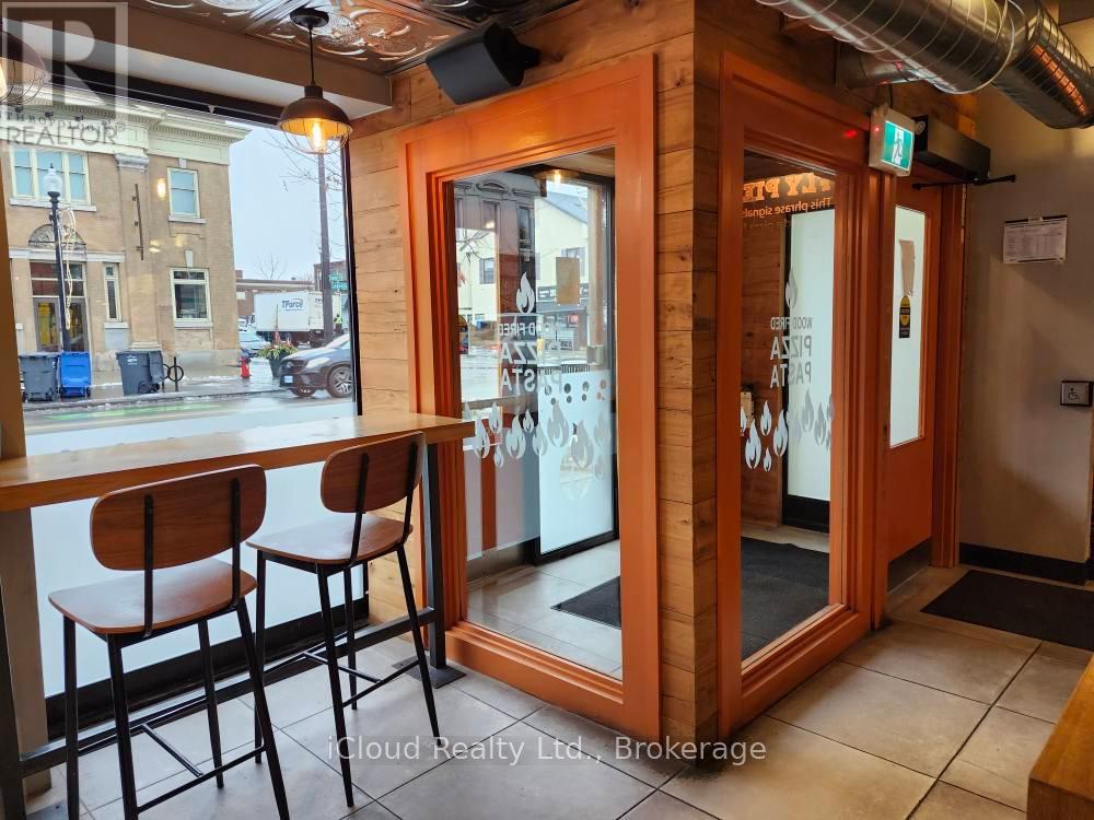 162 Lakeshore Road E, Oakville, Ontario  L6J 1H6 - Photo 4 - W12626898