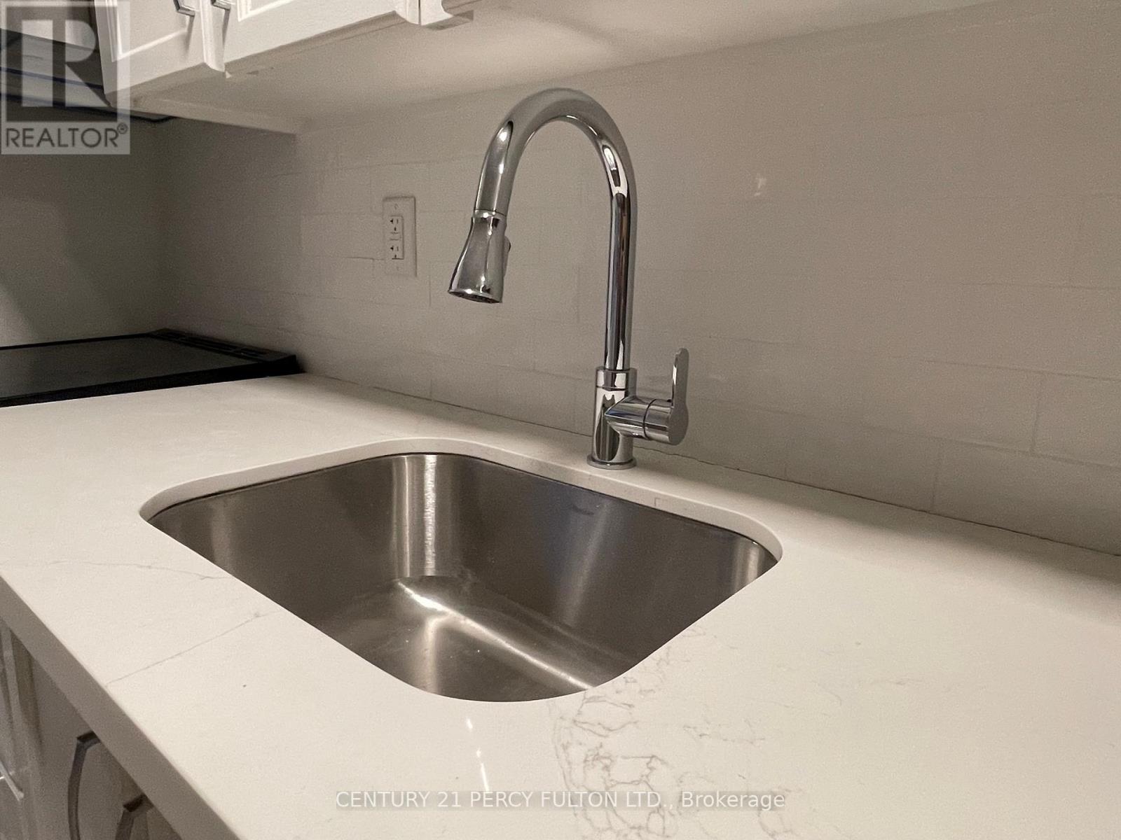 6 - 2373 Bloor Street W, Toronto, Ontario  M6S 1P6 - Photo 8 - W12626904