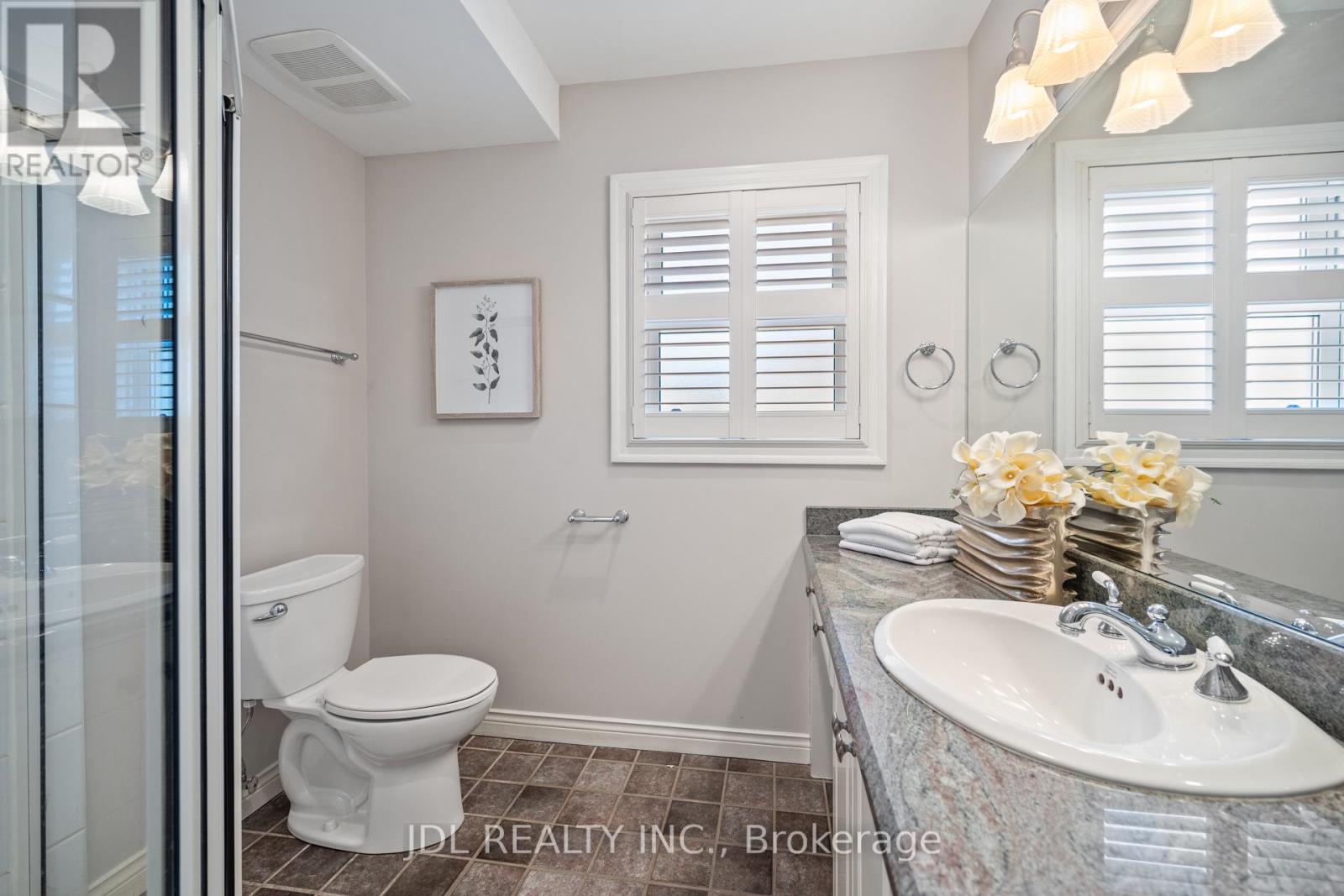 1207 Linbrook Road, Oakville, Ontario  L6J 2L5 - Photo 18 - W12626916