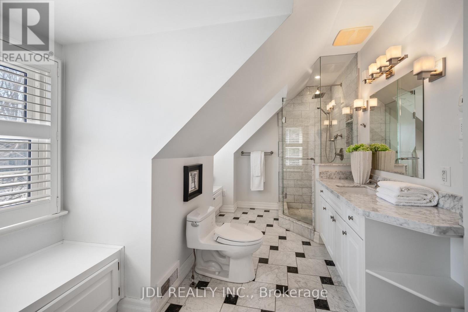 1207 Linbrook Road, Oakville, Ontario  L6J 2L5 - Photo 23 - W12626916