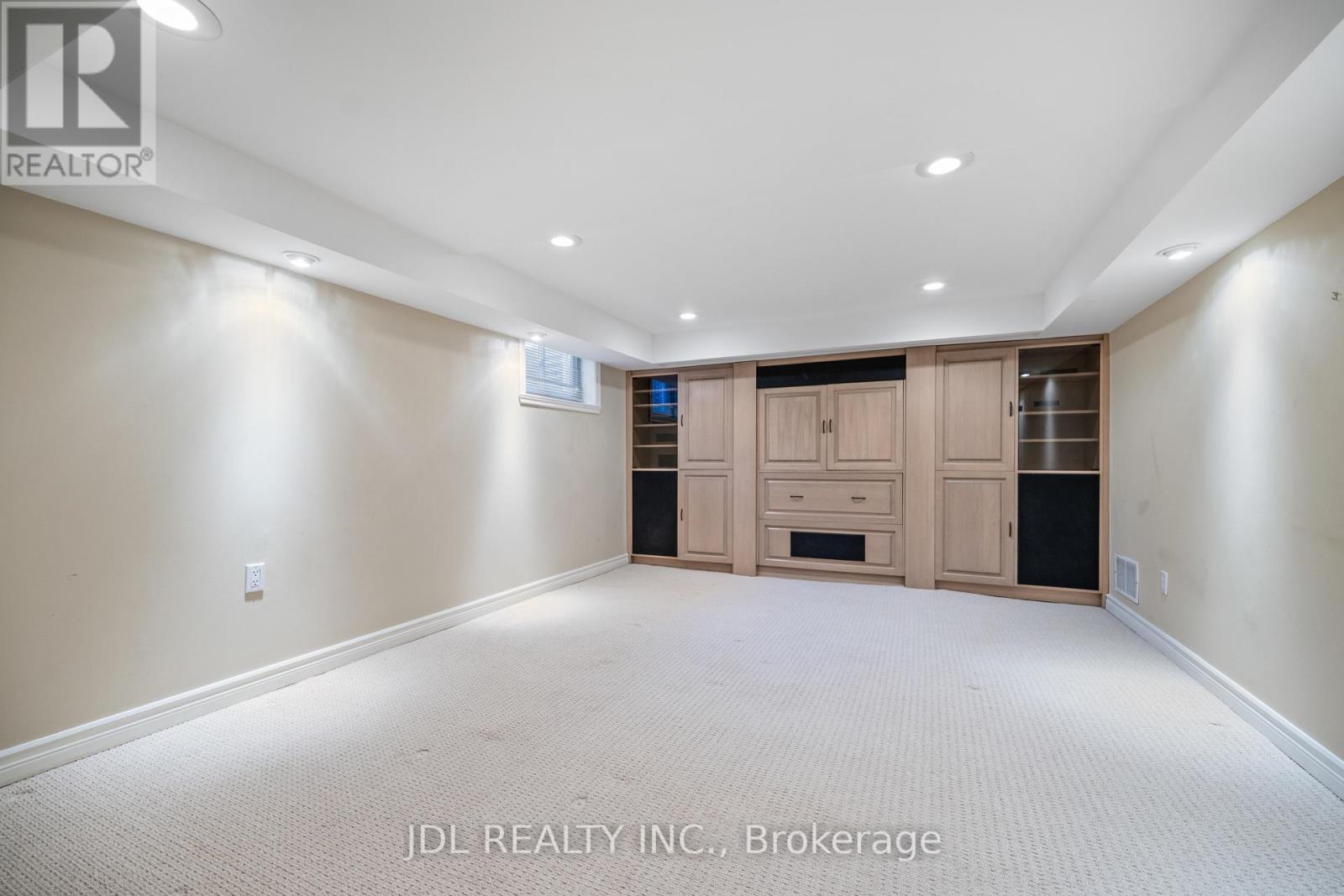 1207 Linbrook Road, Oakville, Ontario  L6J 2L5 - Photo 32 - W12626916