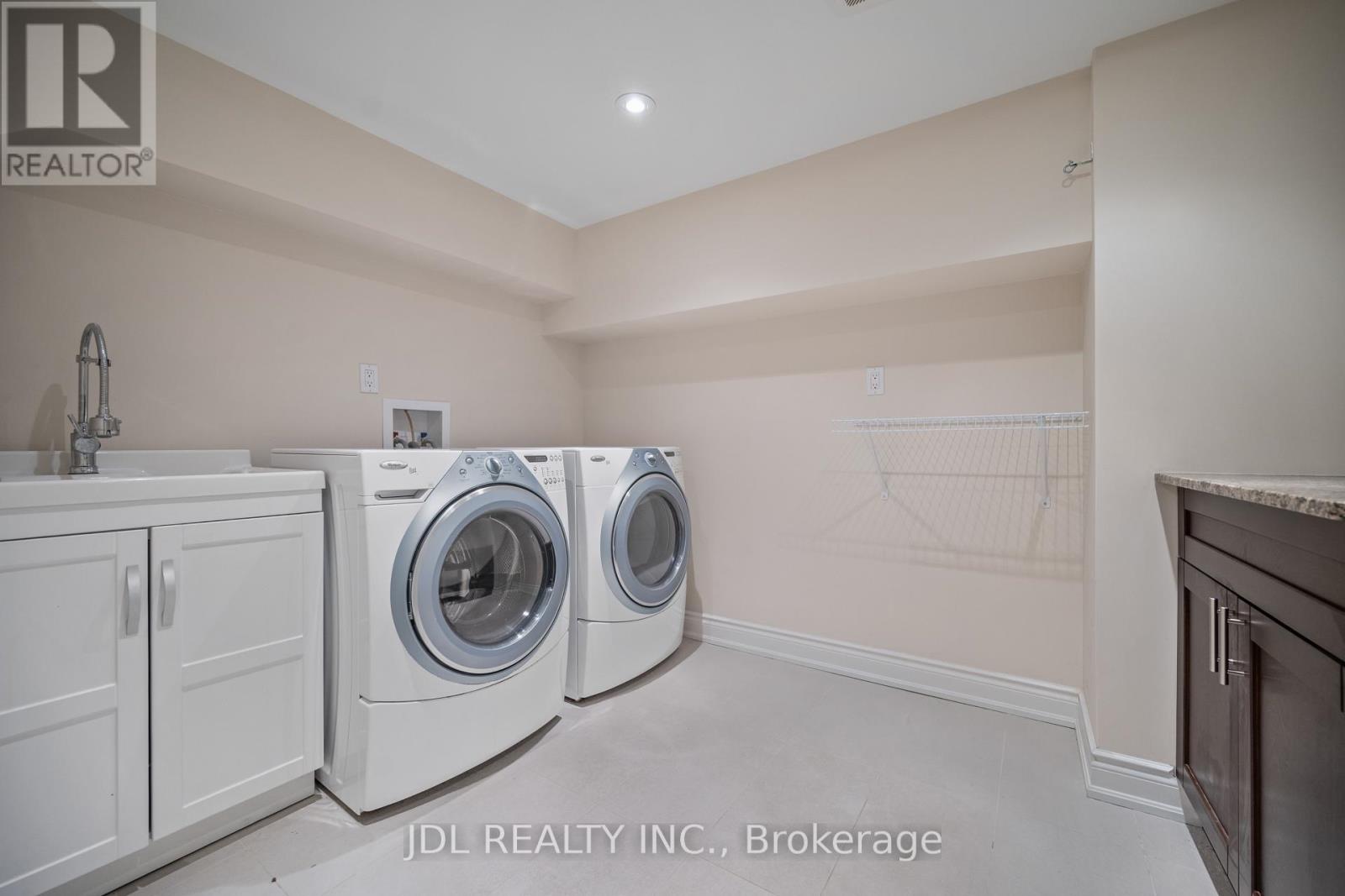 1207 Linbrook Road, Oakville, Ontario  L6J 2L5 - Photo 34 - W12626916