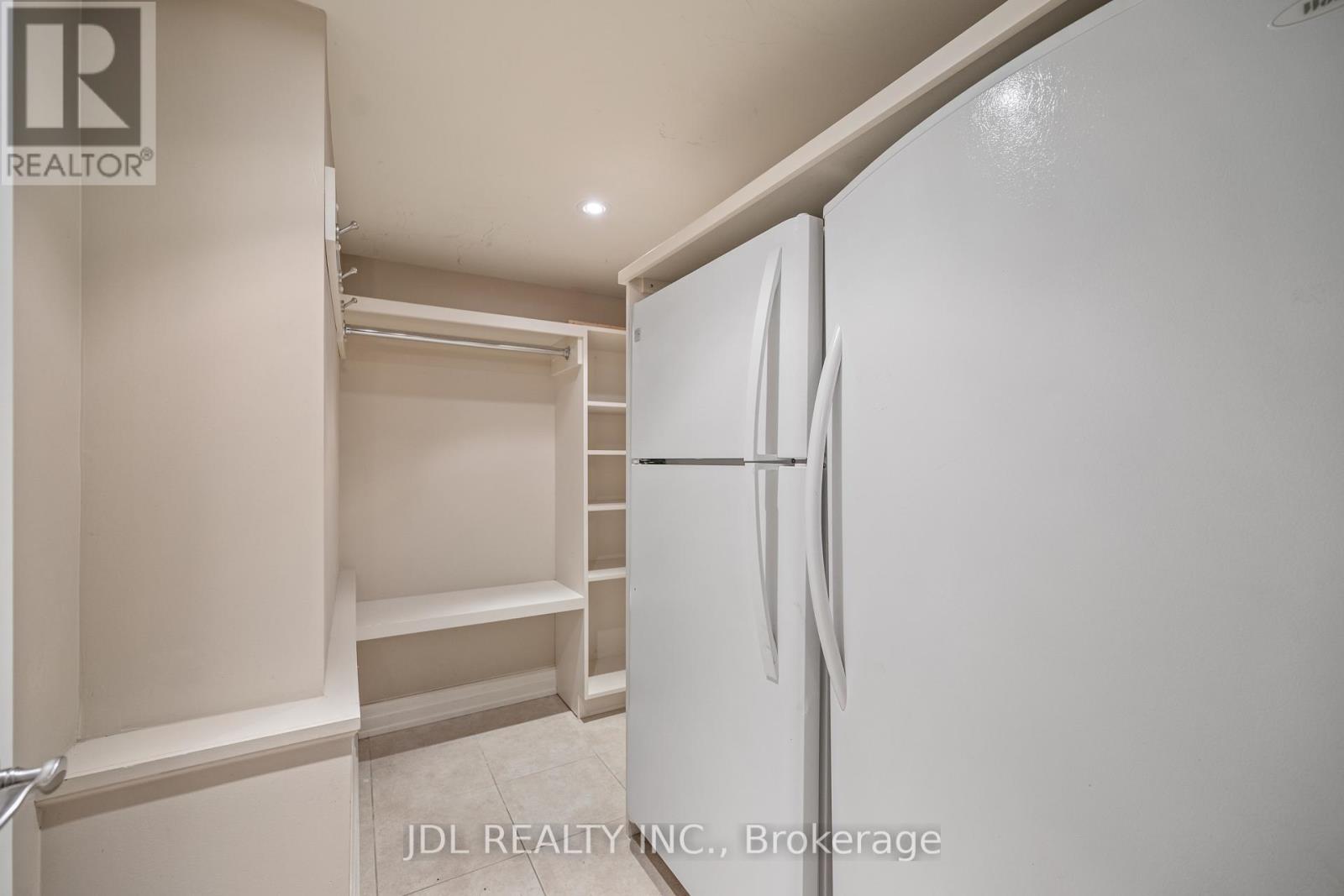 1207 Linbrook Road, Oakville, Ontario  L6J 2L5 - Photo 36 - W12626916