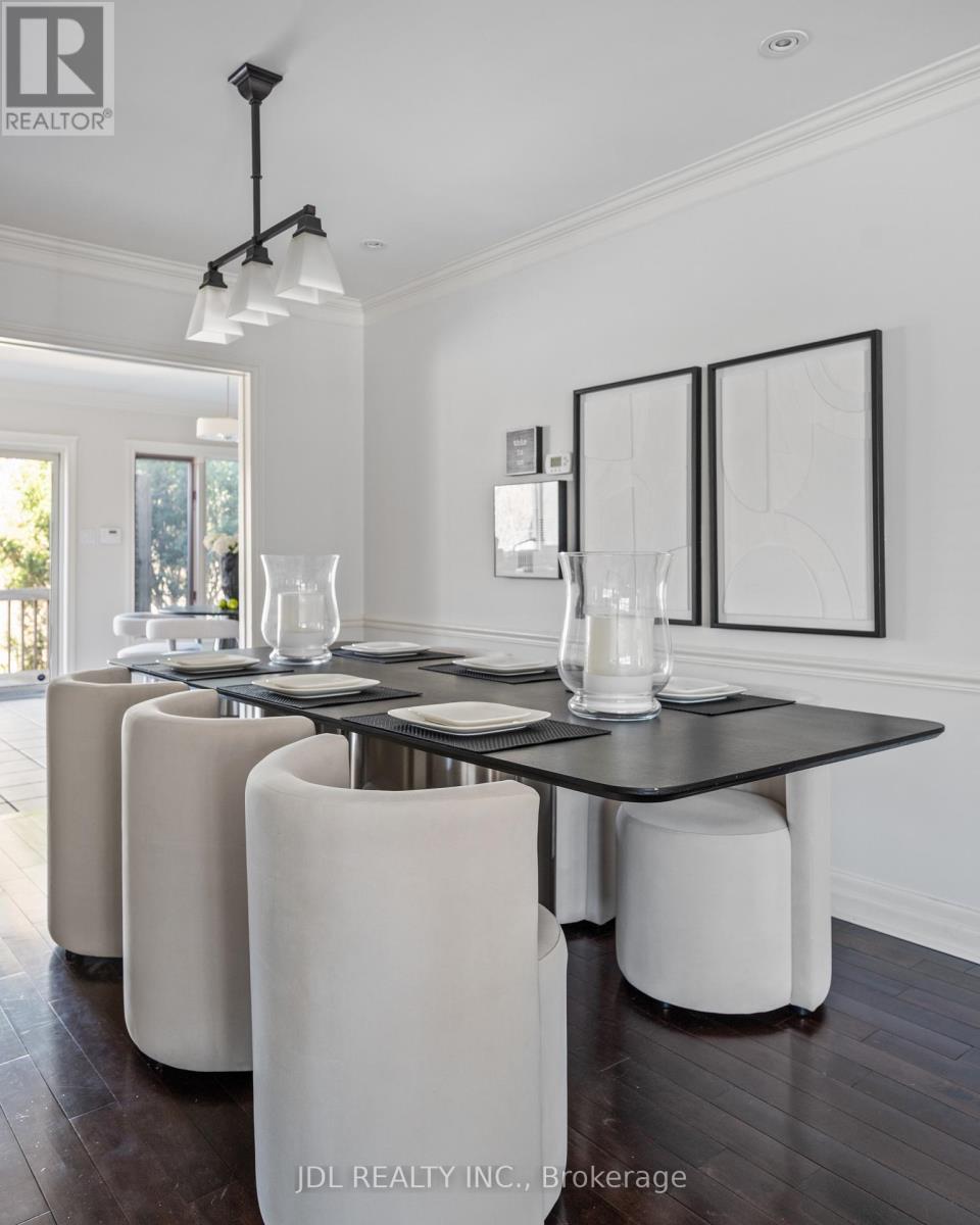 1207 Linbrook Road, Oakville, Ontario  L6J 2L5 - Photo 6 - W12626916