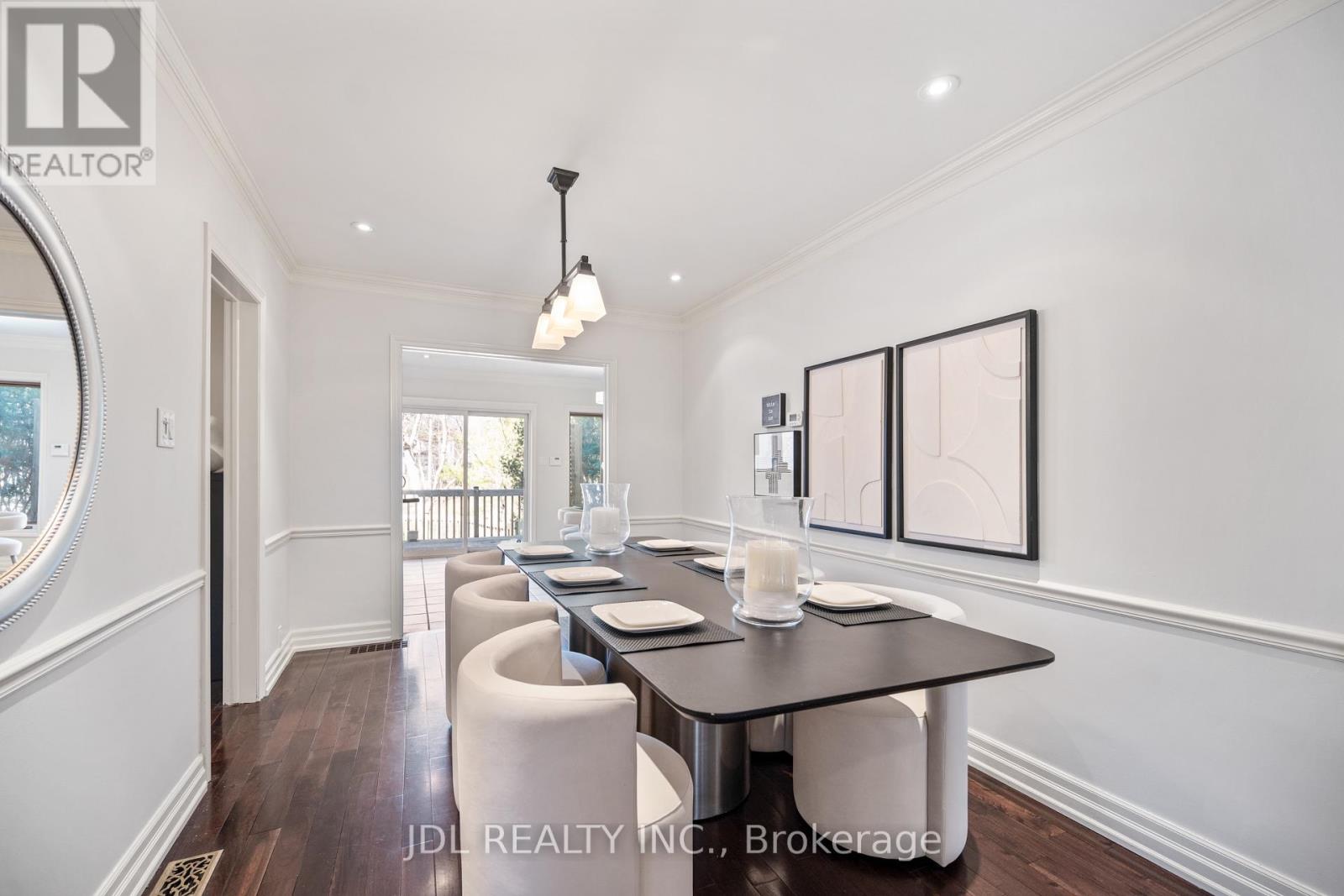 1207 Linbrook Road, Oakville, Ontario  L6J 2L5 - Photo 7 - W12626916