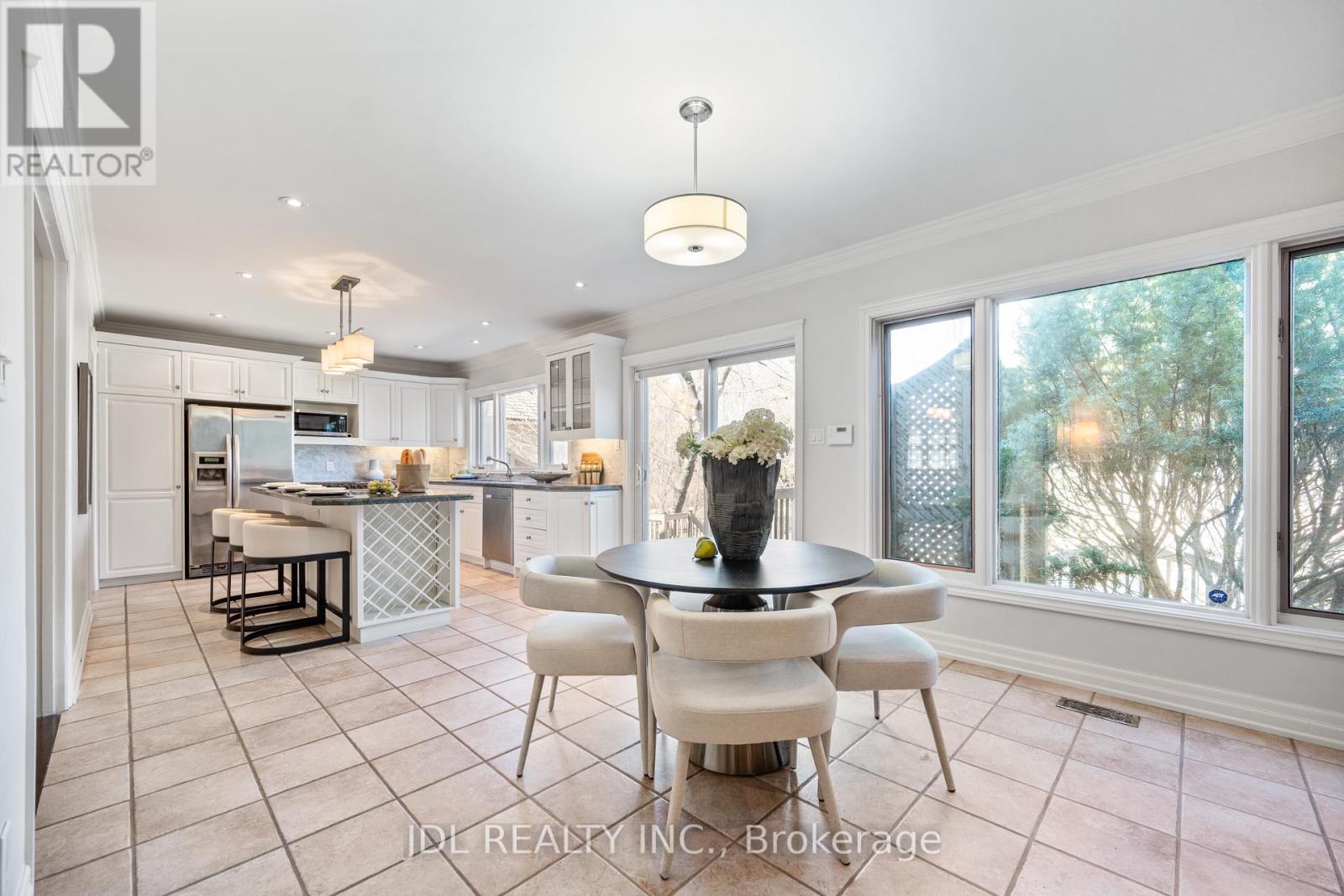 1207 Linbrook Road, Oakville, Ontario  L6J 2L5 - Photo 8 - W12626916