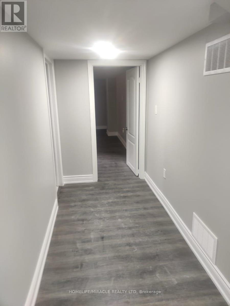 Bsmt - 954 Preston Manor Drive, Mississauga, Ontario  L5V 2L5 - Photo 2 - W12626922