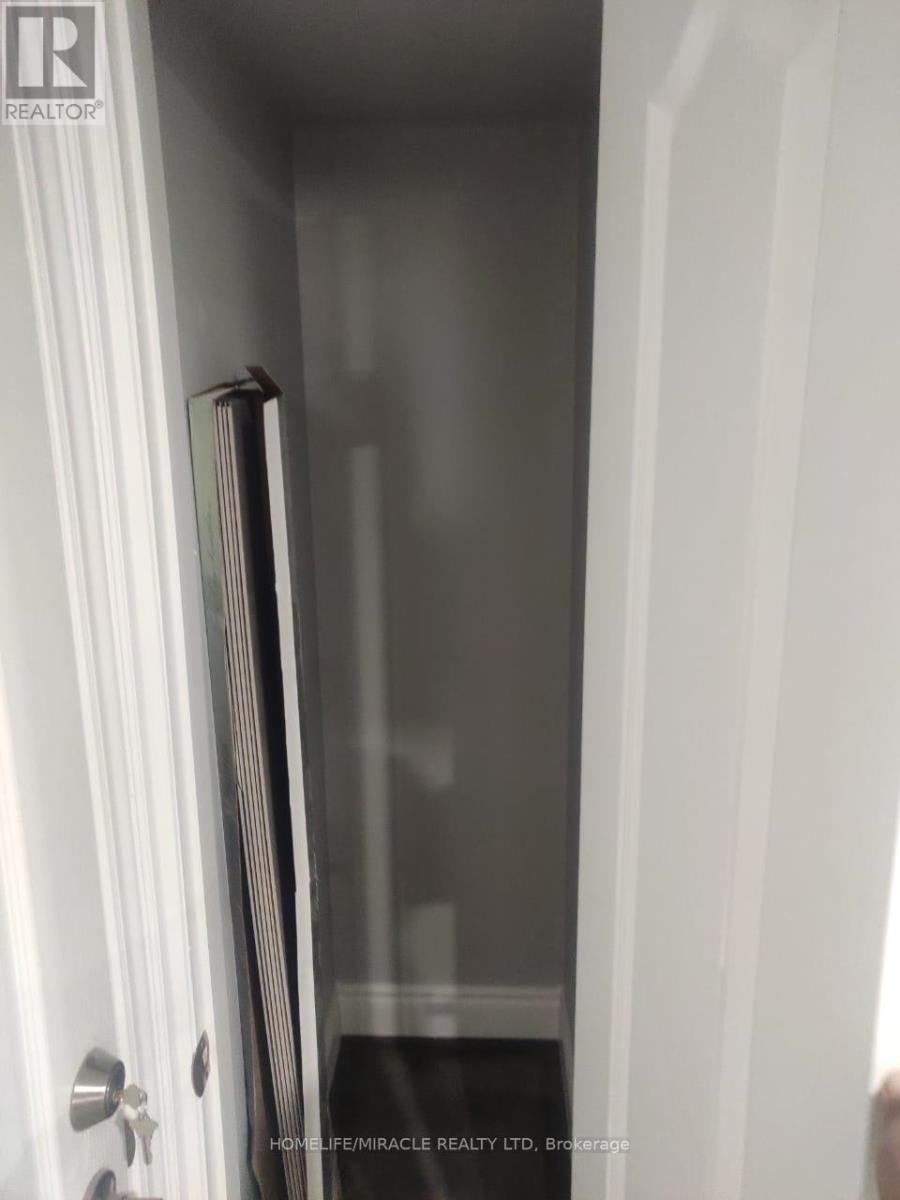 Bsmt - 954 Preston Manor Drive, Mississauga, Ontario  L5V 2L5 - Photo 29 - W12626922