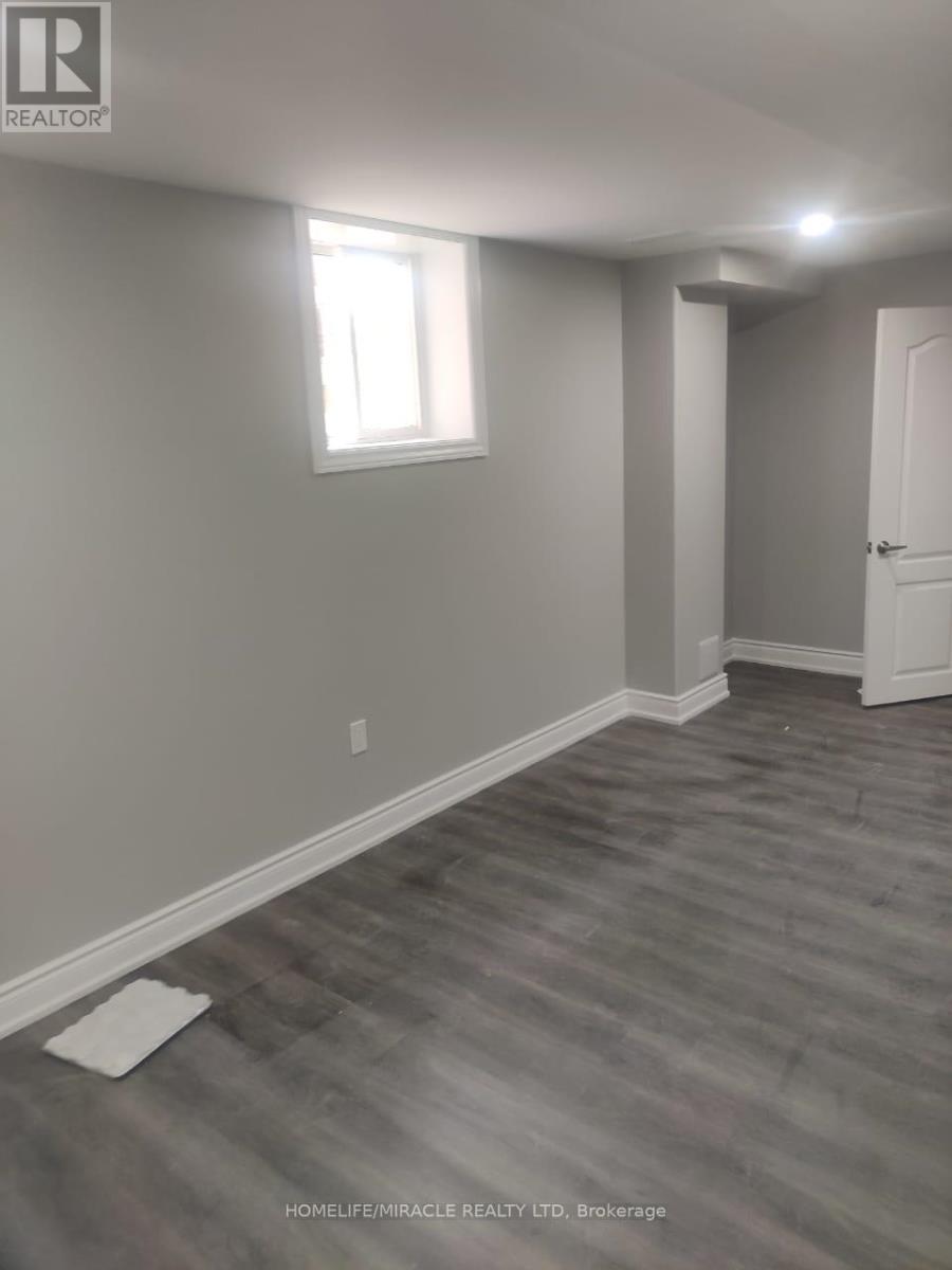 Bsmt - 954 Preston Manor Drive, Mississauga, Ontario  L5V 2L5 - Photo 3 - W12626922