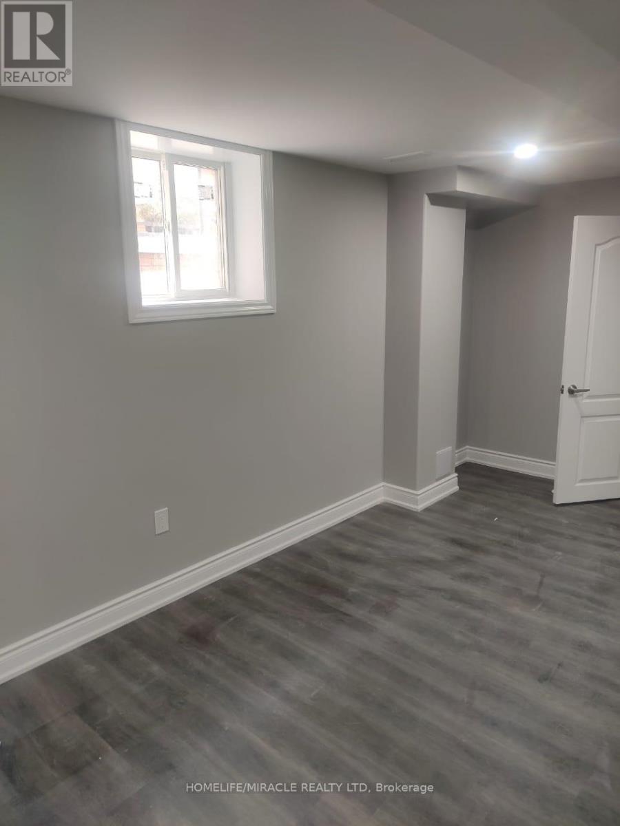 Bsmt - 954 Preston Manor Drive, Mississauga, Ontario  L5V 2L5 - Photo 9 - W12626922