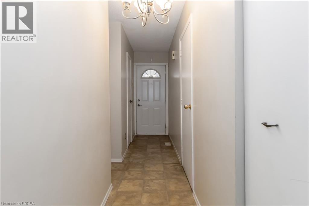 671 West Street Unit# B, Brantford, Ontario  N3R 6W9 - Photo 5 - 40780663