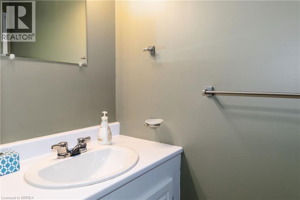 671 West Street Unit# B, Brantford, Ontario  N3R 6W9 - Photo 12 - 40780663