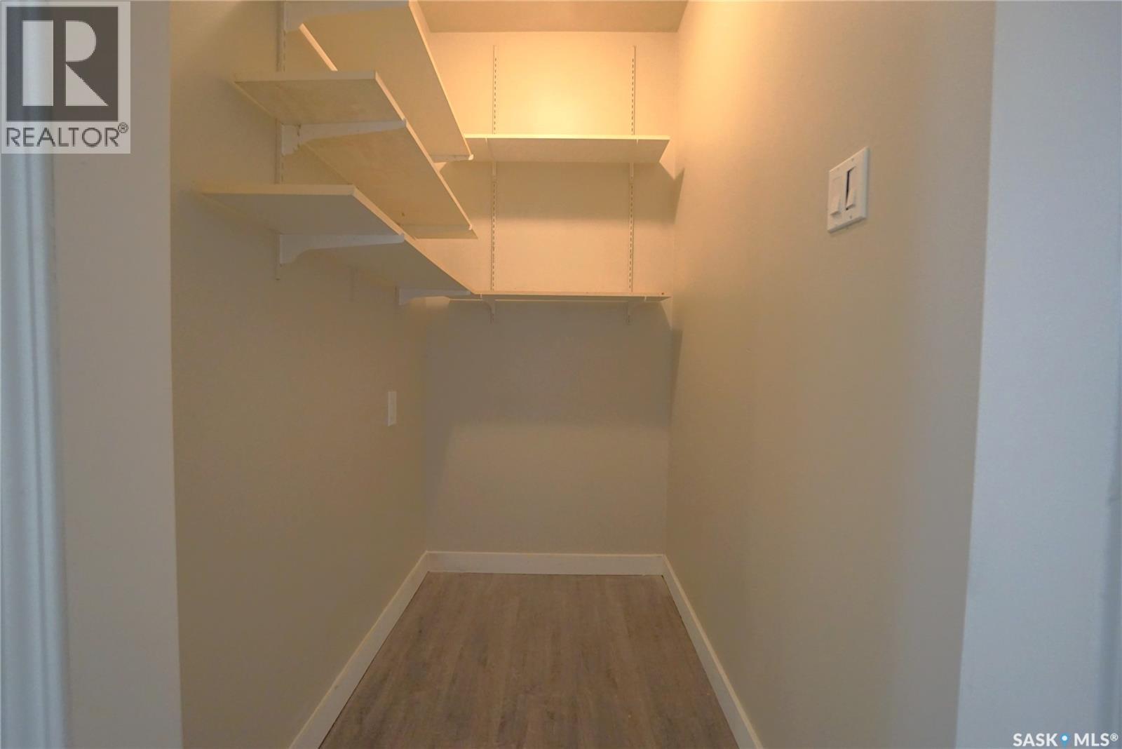 515 Osler Street, Regina, Saskatchewan  S4R 1W2 - Photo 10 - SK020505