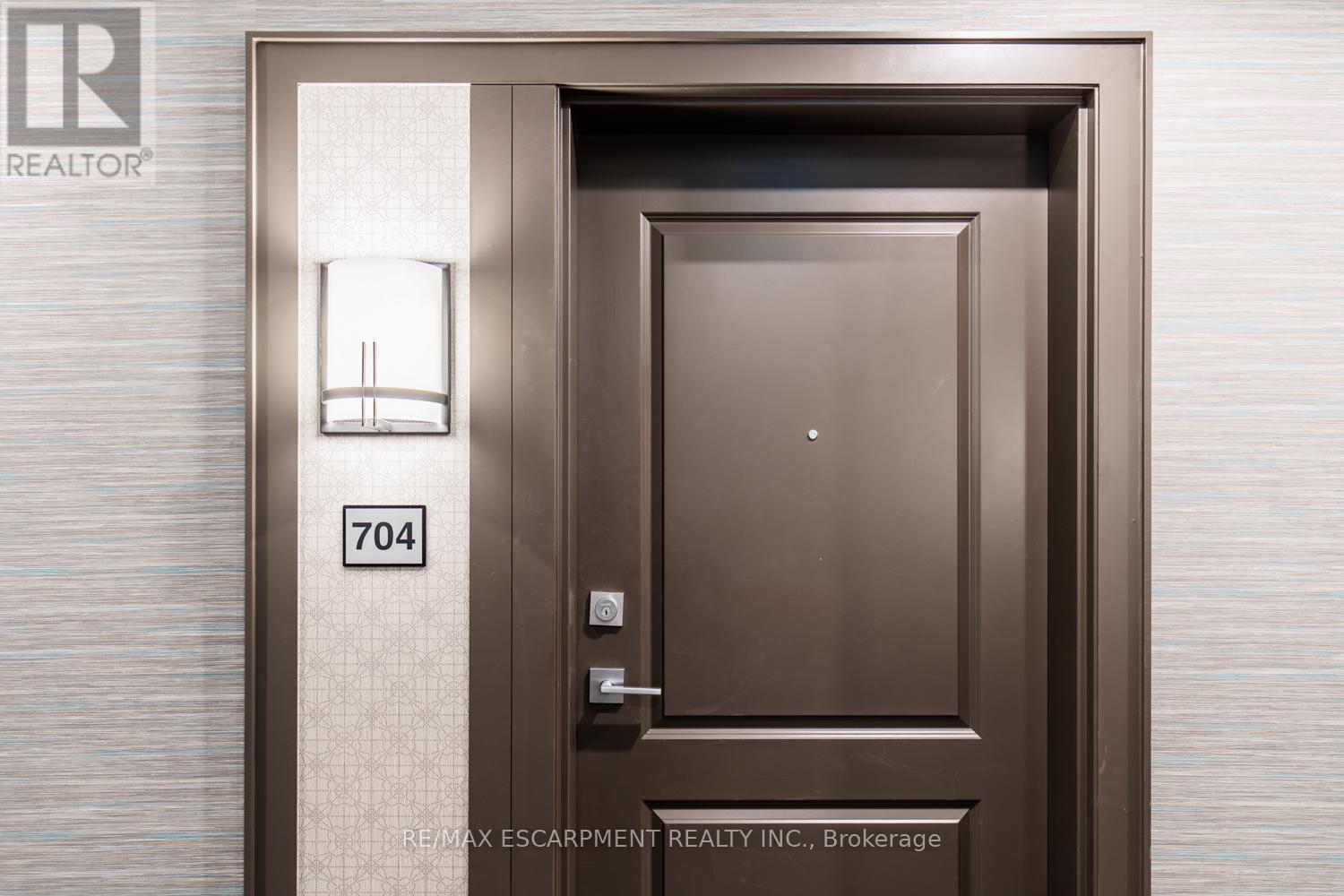 704 - 460 Dundas Street, Hamilton, Ontario  L8B 2A5 - Photo 4 - X12626812